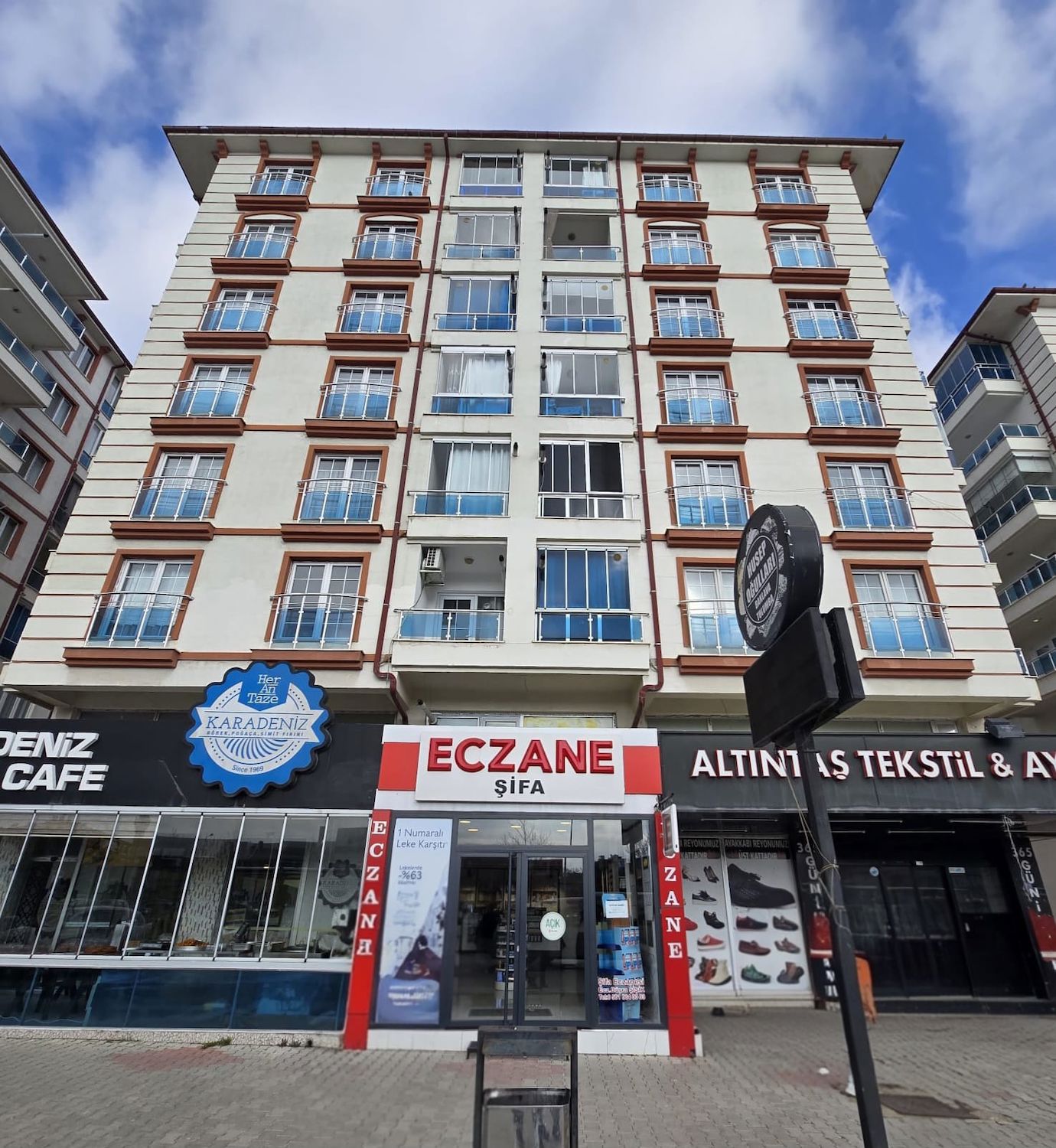 GAZİ MAHALLESİ’NDE CADDE ÜSTÜNDE SATILIK GÜNEY CEPHE 3+1 DAİRE