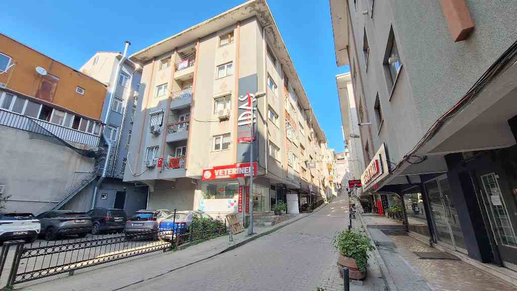 BEŞİKTAŞ İMAMZADE SOKAKTA YATIRIMLIK SATILIK DUBLEX DAİRE