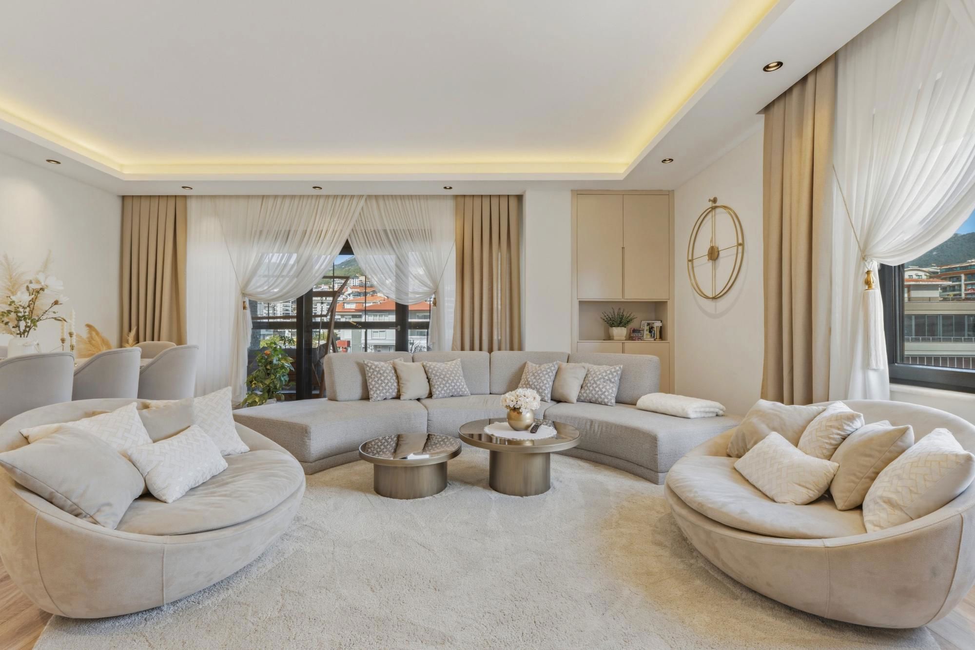 ALANYA OBADA SALUR KENT SİTESİNDE 300M² LÜKS EŞYALI 5+1 DUBLEKS