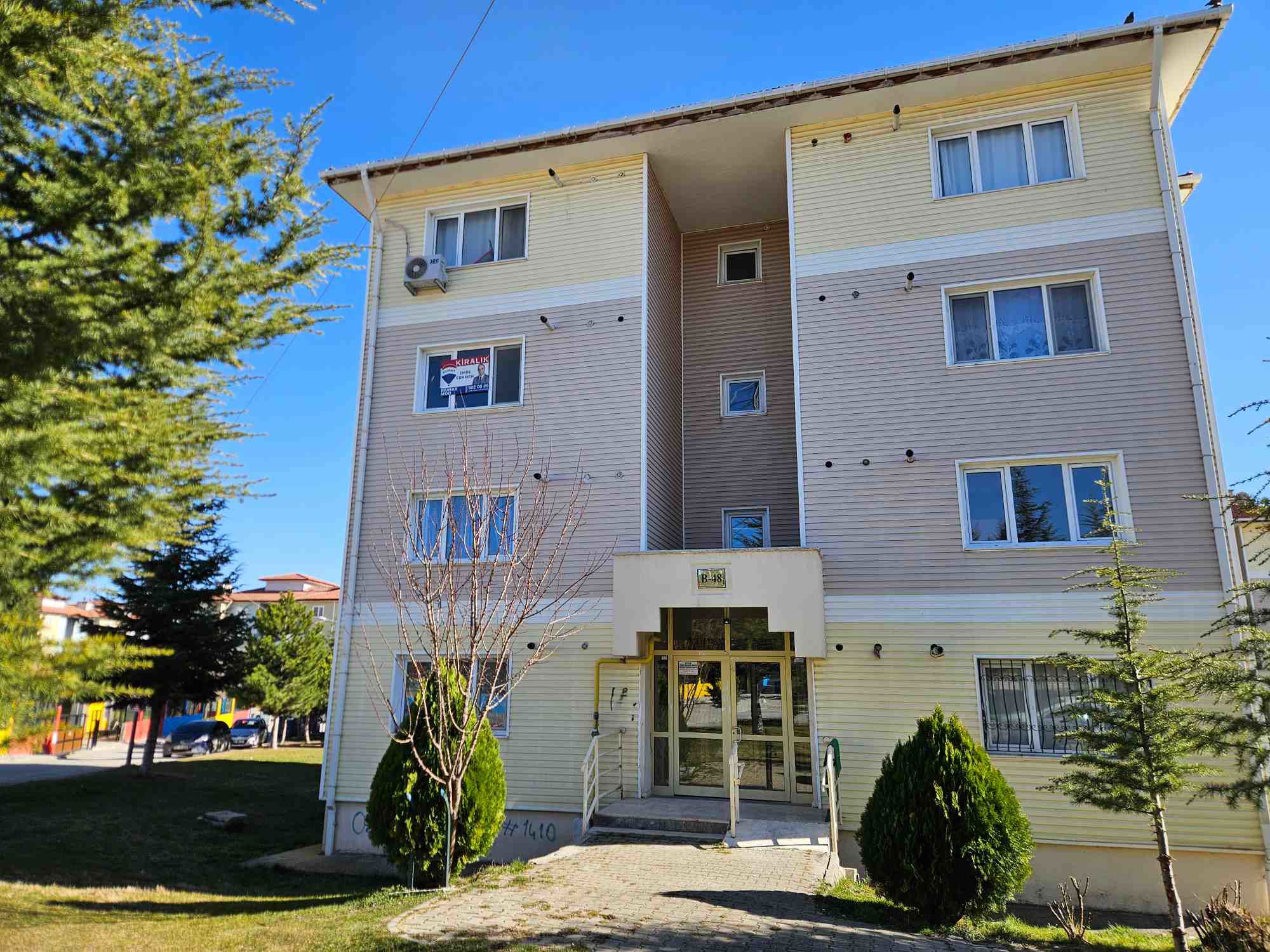 REMAX MOD'DAN SÖĞÜTÖNÜ YAŞAMKENT'TE KİRALIK 1+1 DAİRE