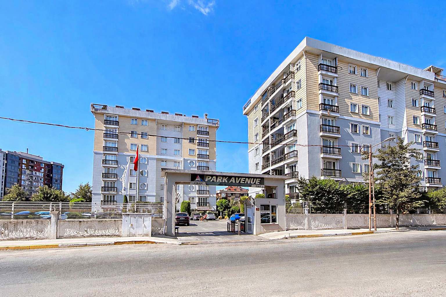 KURTKÖY PARK AVENEU SİTESİNDE | ÖZEL BAHÇELİ 3+1 HAVUZLU BAHÇE KATI