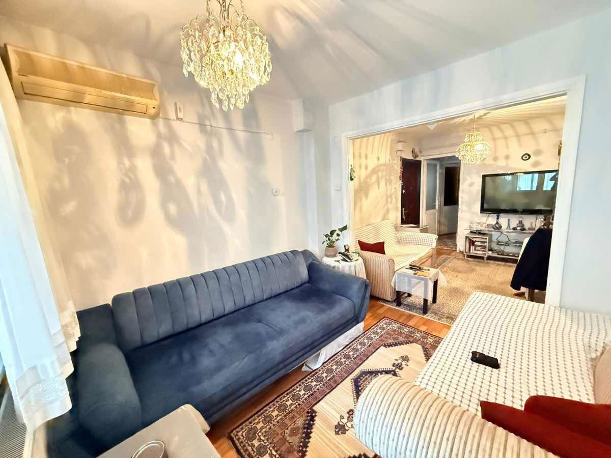 FLORYA ŞENLİKKÖY’DE SATILIK 2+1 DAİRE