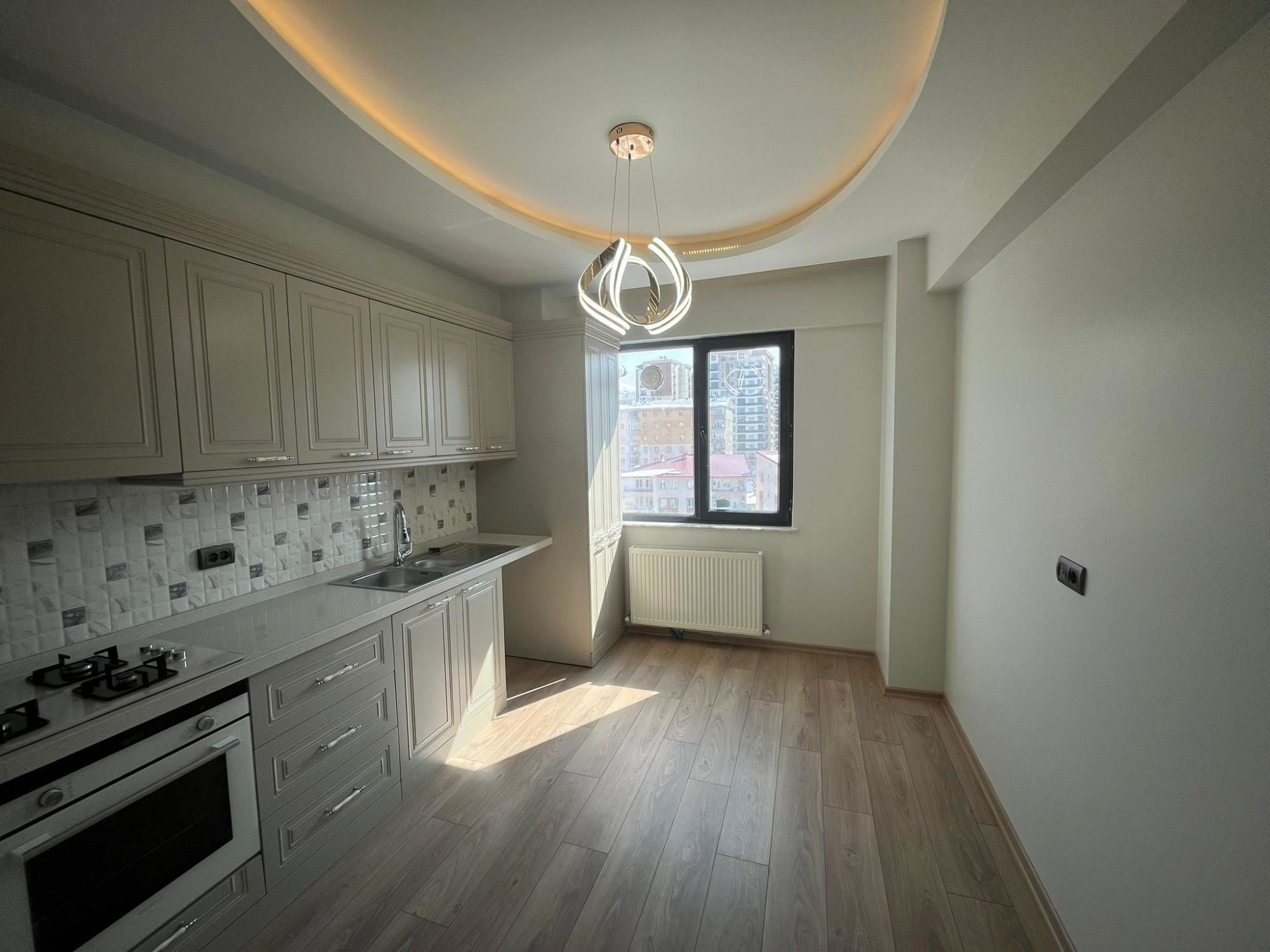 REMAX İLKE'DEN KOMBİNA CADDESİ'NDE SATILIK 5+1 ULTRA LÜX DUBLEKS