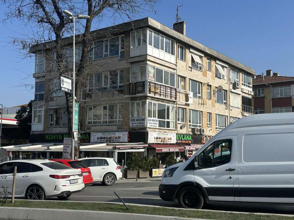 BAHÇELİEVLER MERKEZİN'DE SATILIK 2+1 DAİRE