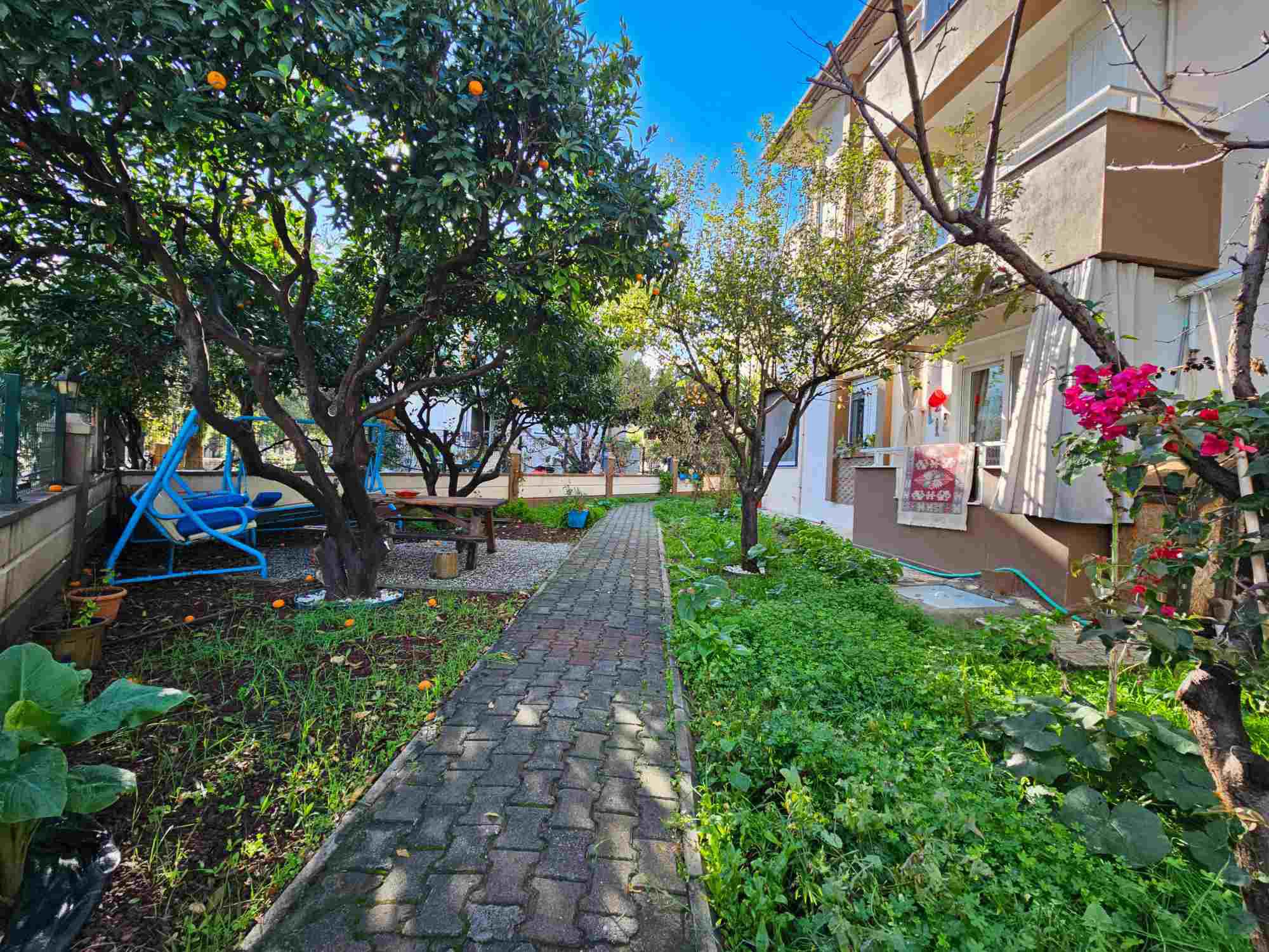 GÜZELBAHÇE MALTEPE'DE KİRALIK BAKIMLI BÜYÜK 2+1 KİRALIK DAİRE