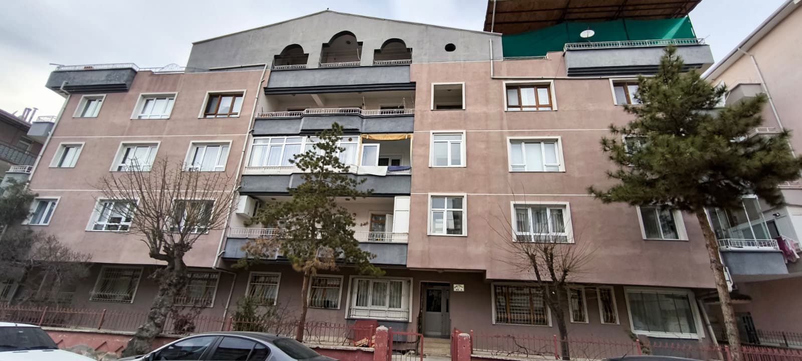 SINCAN ATATÜRK MAHALLESINDE SATILIK TERS DUBLEKS 2+1 DAIRE