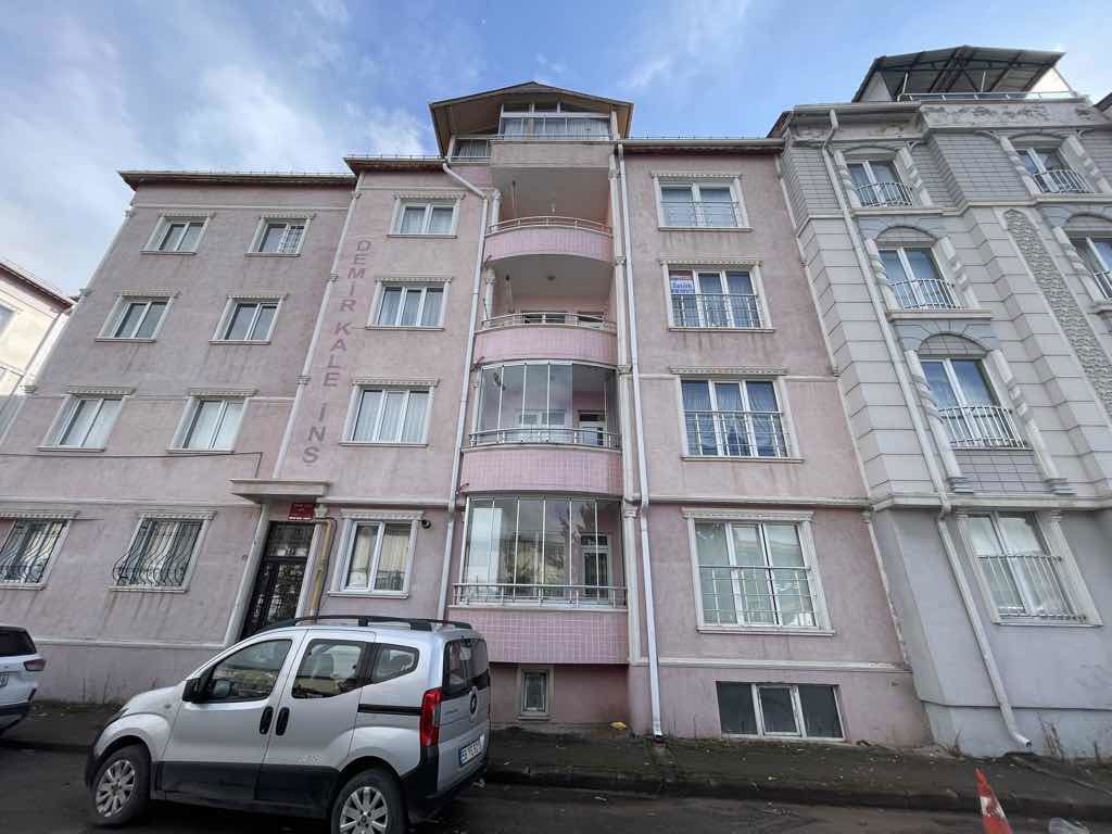 RE/MAX CENTRAL'DAN MEHMET AKİF ERSOY MAH’DE 3+1-ARAKAT-SATILIK