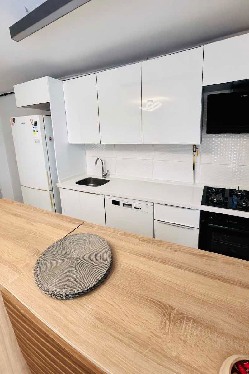 ALTINTEPE’DE MERKEZİ KONUMDA EŞYALI KULLANIŞLI 2+1