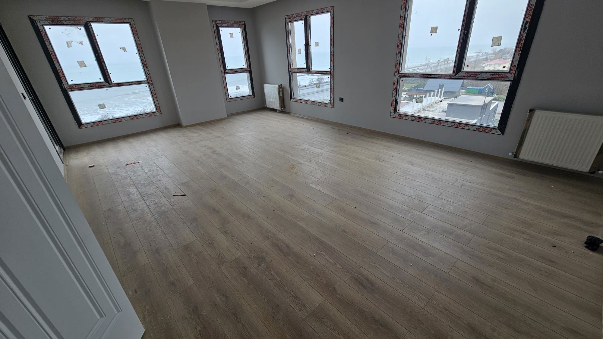 RE/MAX'DAN RIZE PAZAR HAMIDIYEDE MUHTEŞEM MANZARALI 3+1 TÜM ODALARI DENİZ GÖREN SATILIK DAIRE