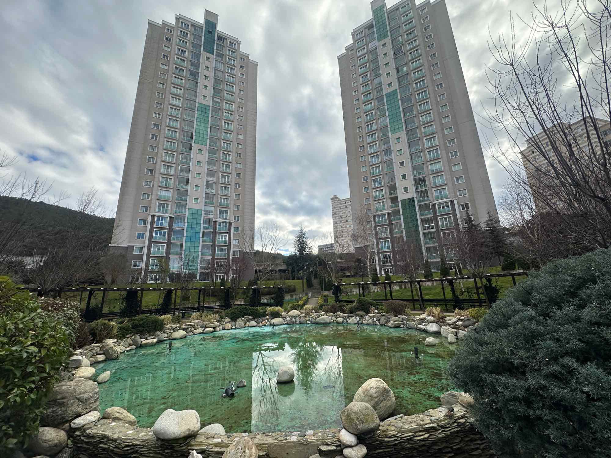 ÖZLEM KILIÇ REMAX - SEYRANTEPE KIPTAŞ 'TA DENIZ, ORMAN MANZ.TEMIZ