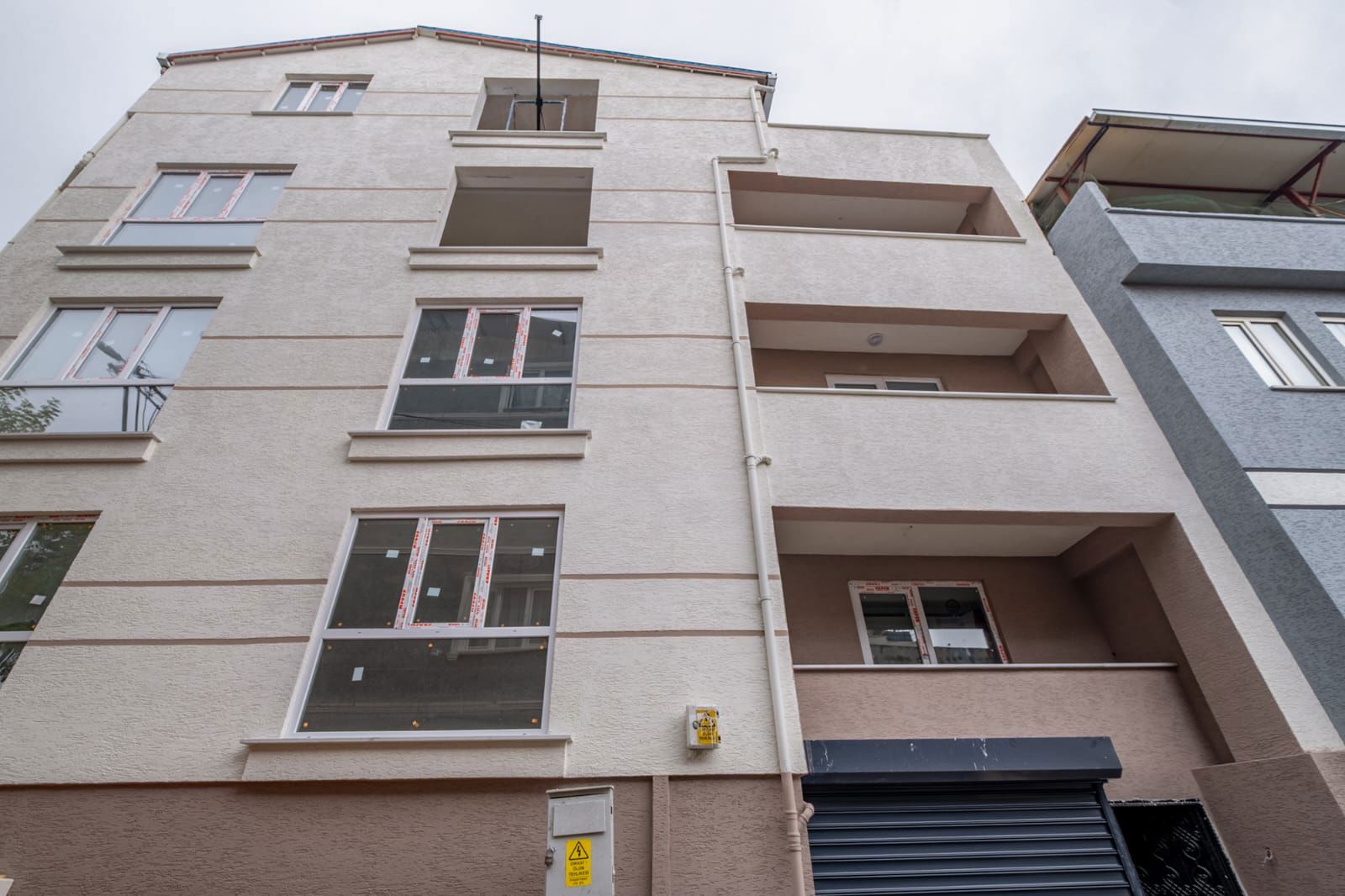 REMAX ADVANTAGE'DEN AKÇAĞLAYAN DA3+1 YÜKSEK KREDİLİ SIFIR DUBLEX
