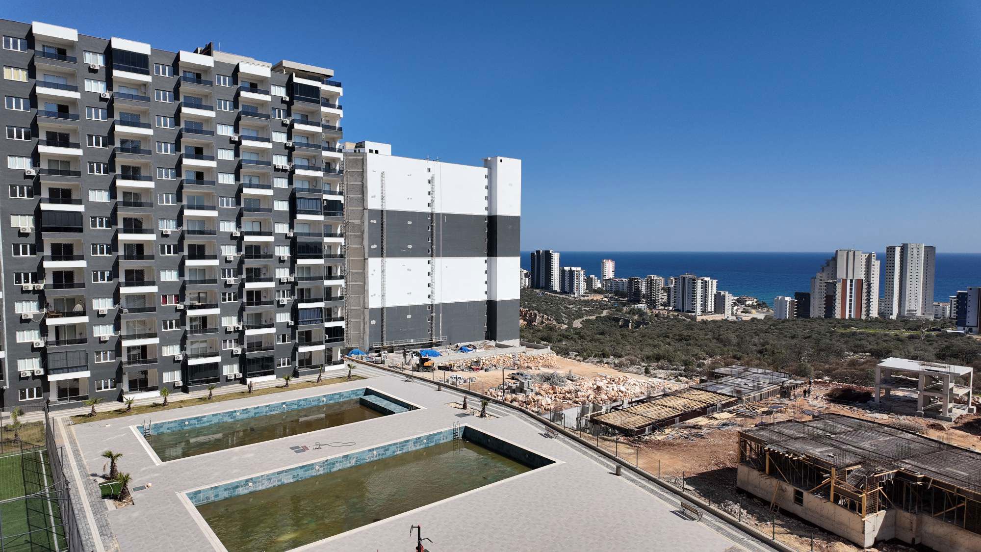 REMAX GÜNEY'DEN AYAŞ SELENIUM SİTESİNDE OTEL KONSEPTLI SATILIK 1+1 DAİRE
