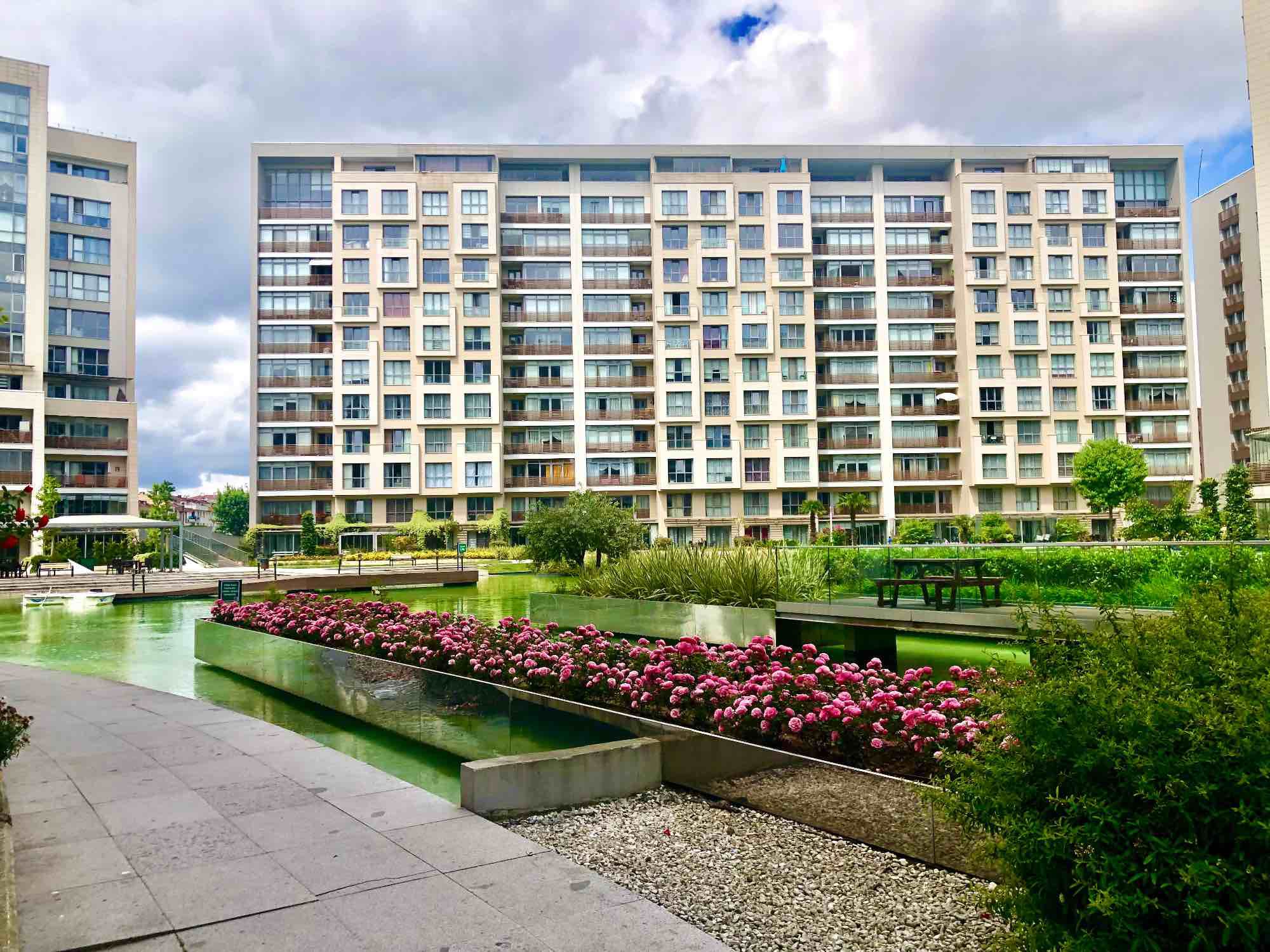 REMAX EKSEN SINPAŞ AQUA CITY 2010 KIRALIK 1+1 EŞYALI  BOŞ DAİRE