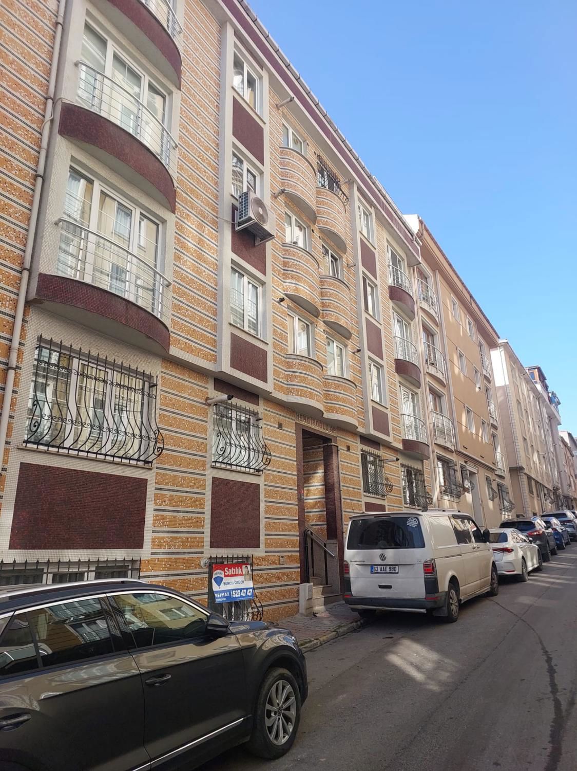 ARMAĞANEVLERDE /MİTHATPAŞA CADDESİNE 200 METRE /GENİŞ/FERAH 2+1
