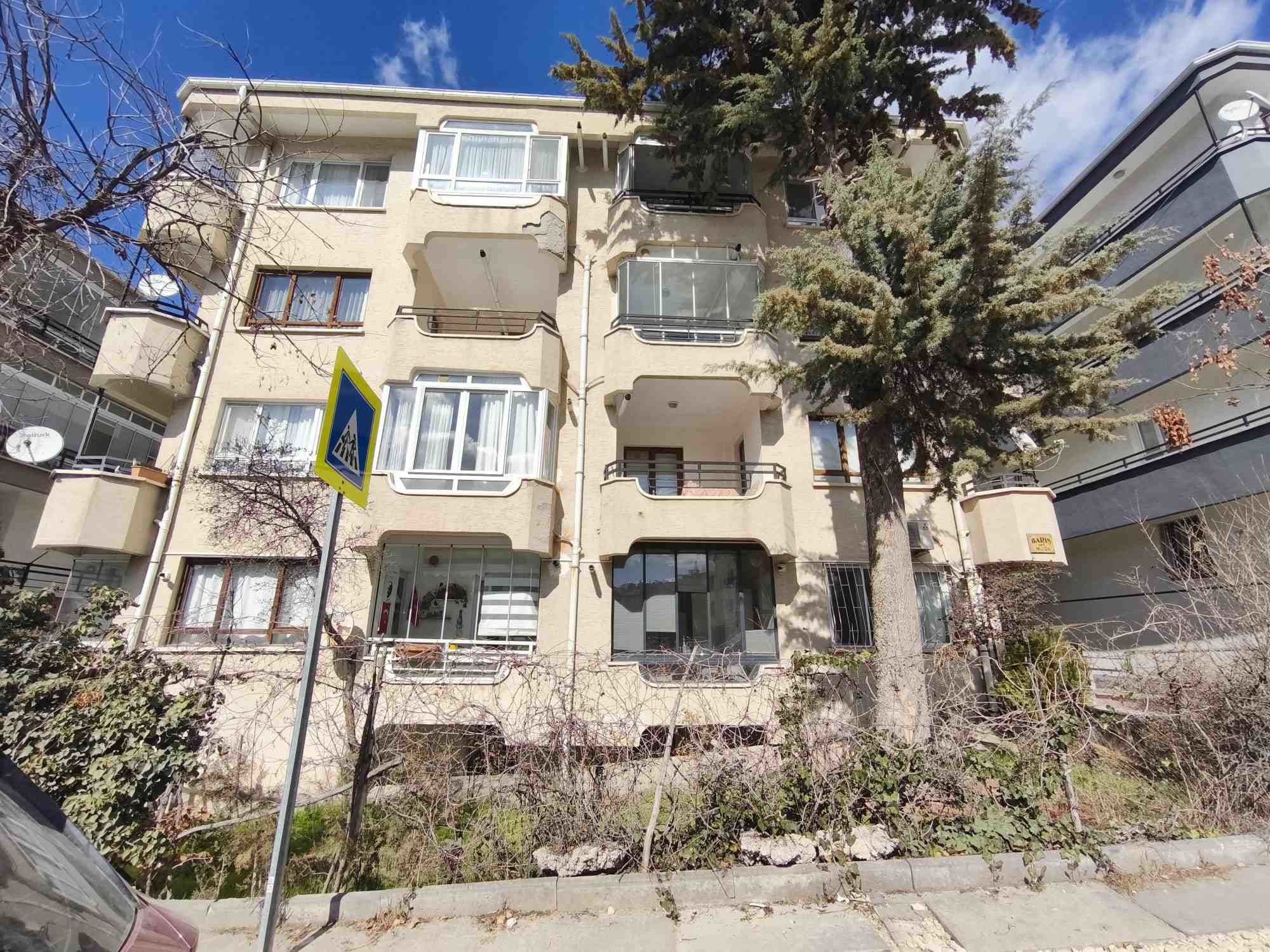 ÖVEÇLER MAH. DE ARAKAT 3+1 SATILIK DAİRE