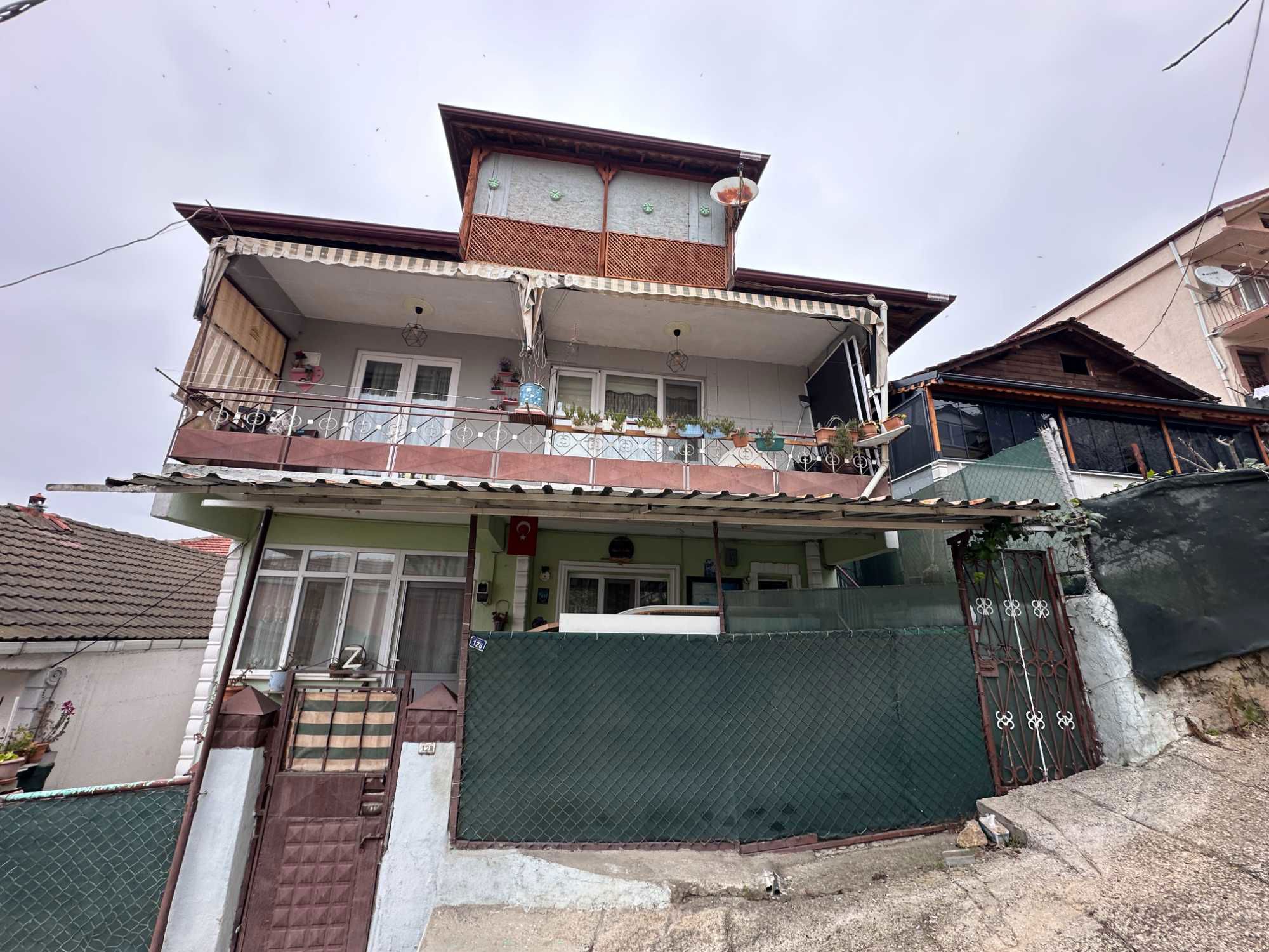 İZMİT BEKİRDERE MAH.DE İKİ KATLI MÜSTAKİL EV VE 167 M2 ARSASI