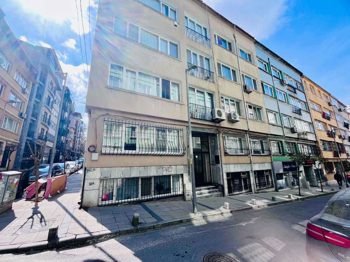 ŞİŞLİ MERKEZ MAH. HUZUR SOKAK'TA KİRALIK DAİRE