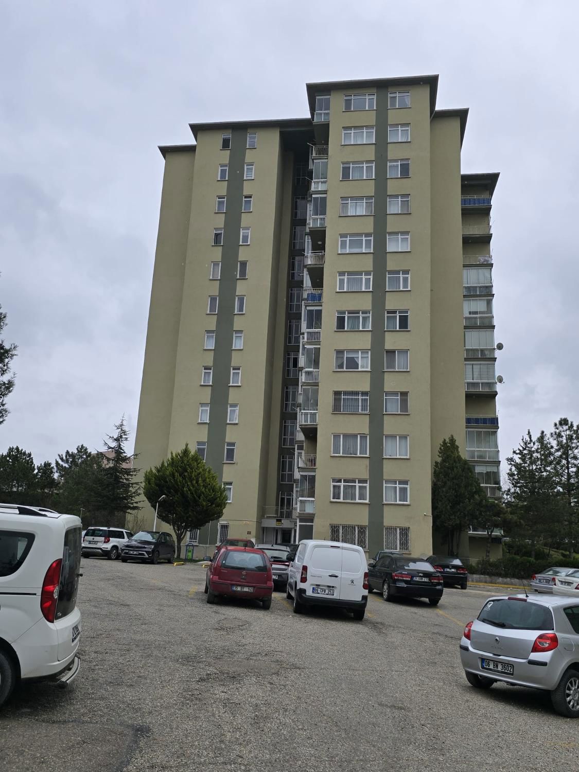 BATIKENT KENTKOOP MAHALLESİNDE MÜKEMMEL KONUMDA SATILIK 3+1 DAİRE