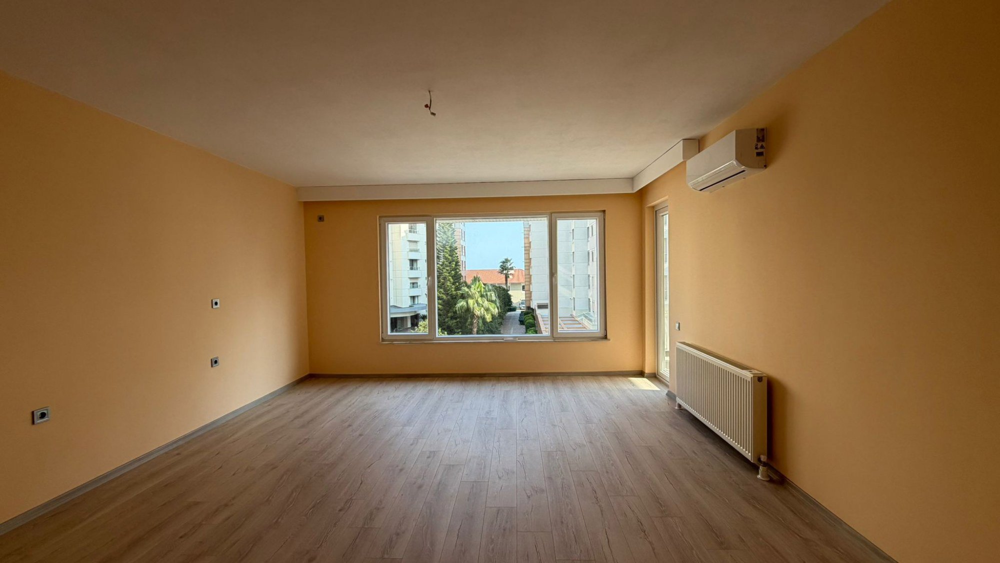 LİMAN’DA DENİZE YÜRÜME MESAFESİNDE SATILIK 4+1 GENİŞ DAİRE