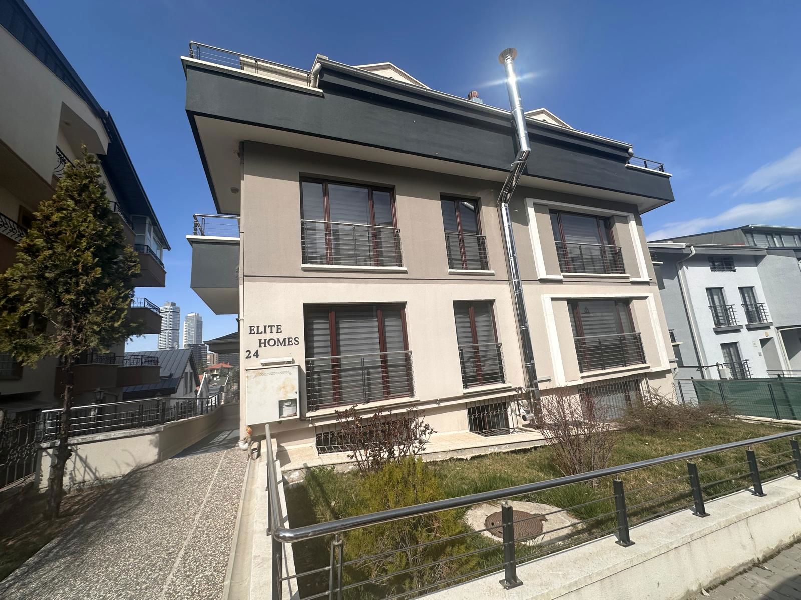 KONUTKENT'DE EŞYALI ,KİRACISIZ ,METROYA YAKIN SATILIK DAİRE