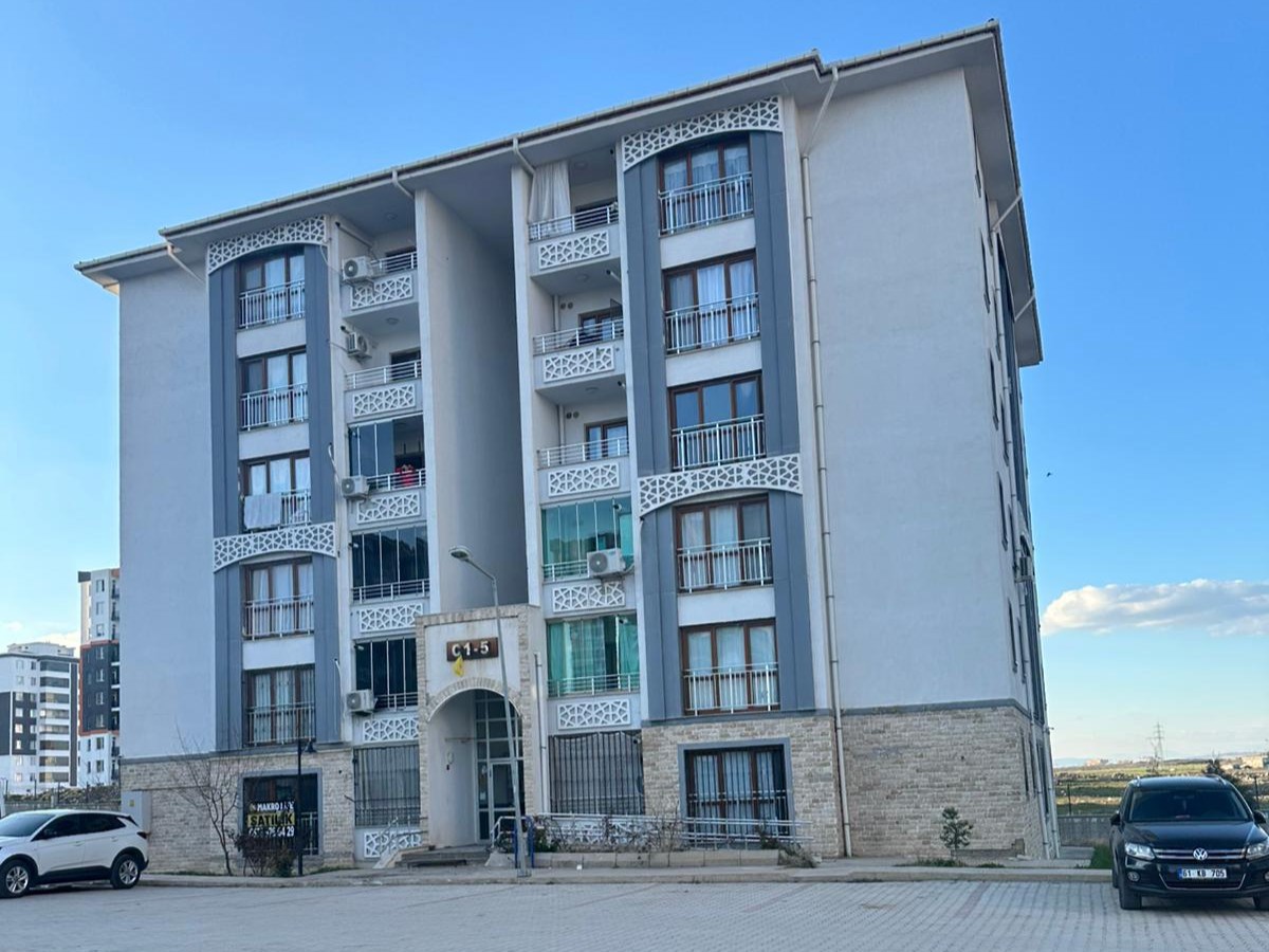 ÜÇKUYULAR/ 808 TOKİ /SATILIK 3+1 /110 M² /DAİRE (BAĞIMSIZ SİTE)