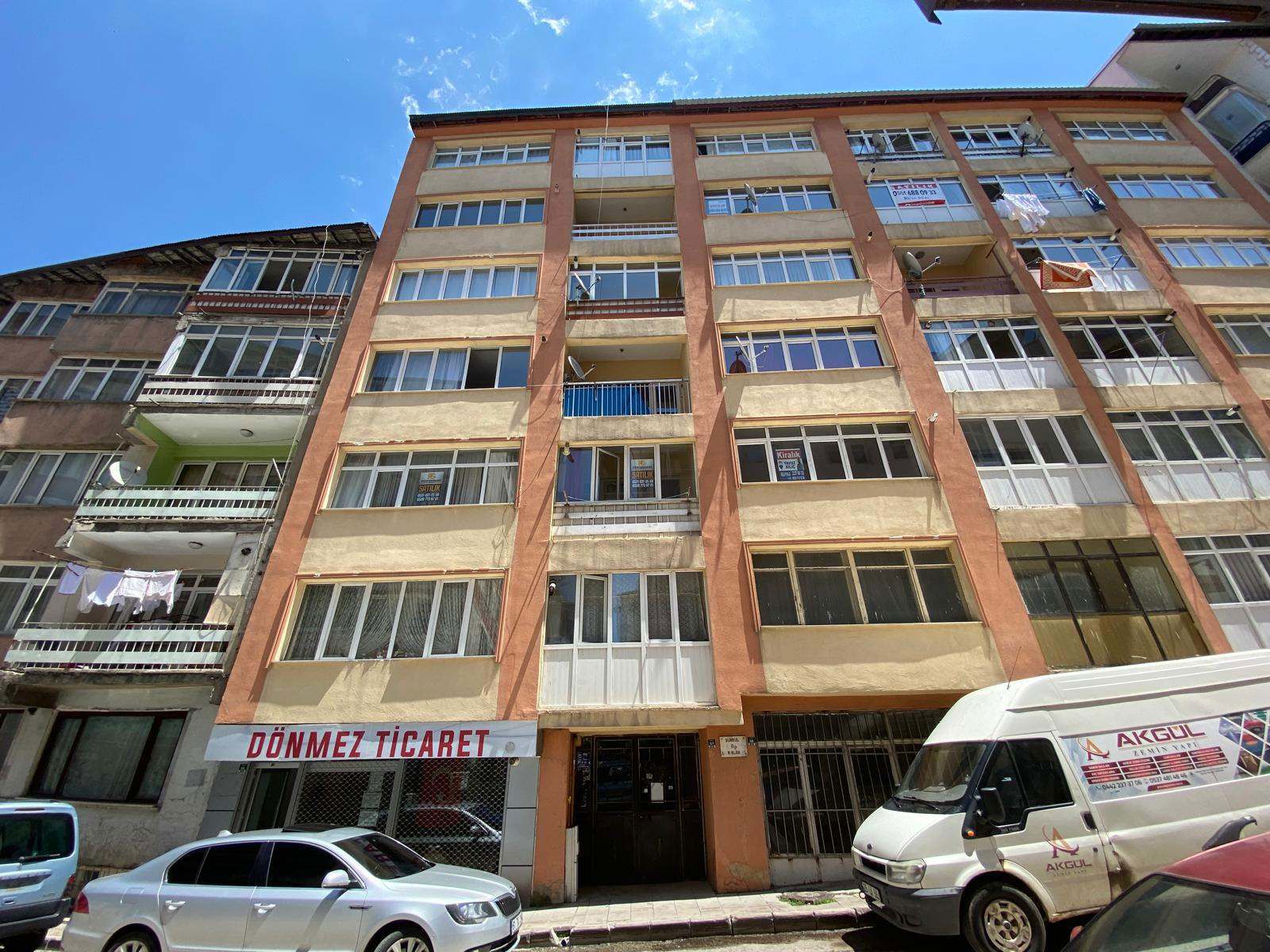 REMAX İLKE'DEN ÇAYKARA CADDESİ'NDE 3+1 KİRALIK DAİRE