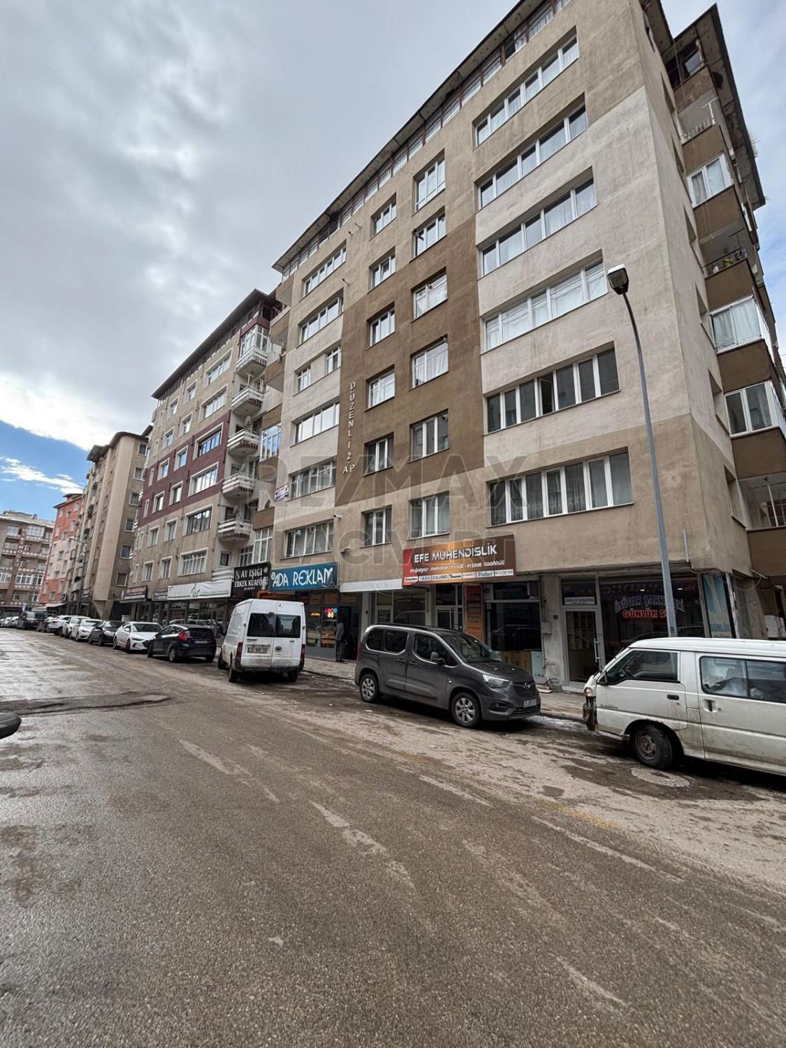 RE/MAX LACİVERT'TEN ŞEHİR MERKEZİN'DE SATILIK 3+1 DAİRE