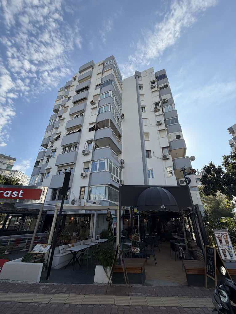 YEŞİLBAHÇE’DE FULL DENİZ MANZARA LI SATILIK 3+1 DAİRE