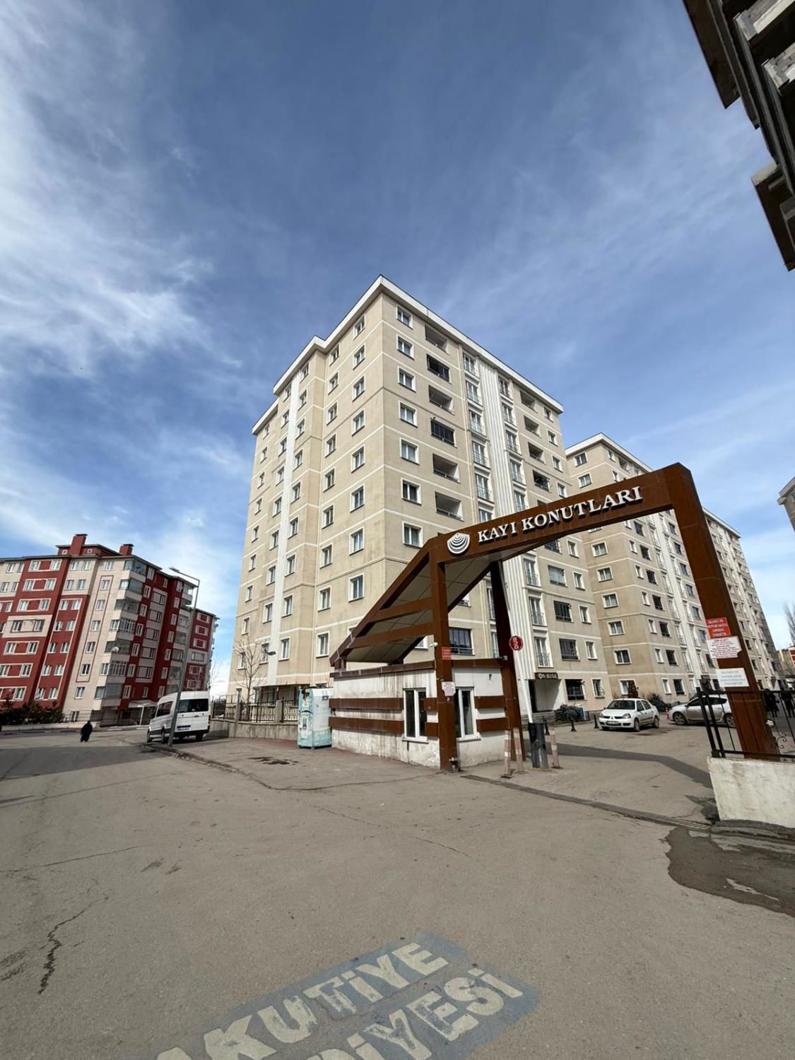 REMAX İLKE'DEN KAYI KONUTLARI'NDA 3+1 SATILIK DAİRE
