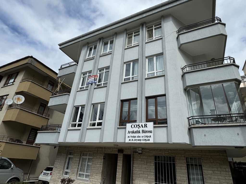 KUZGUN SOKAKTA KİRALIK 3+1