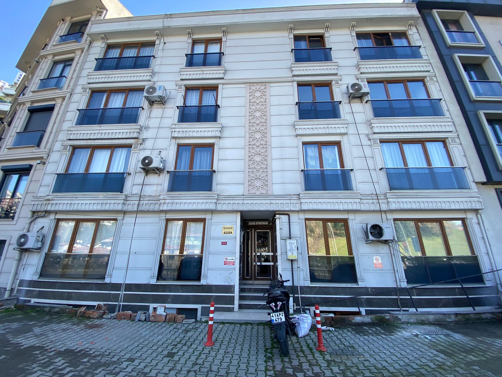 ŞİŞLİ BOMONTİ’DE PRESTİJLİ LOKASYONDA SATILIK 1+1 DAİRE