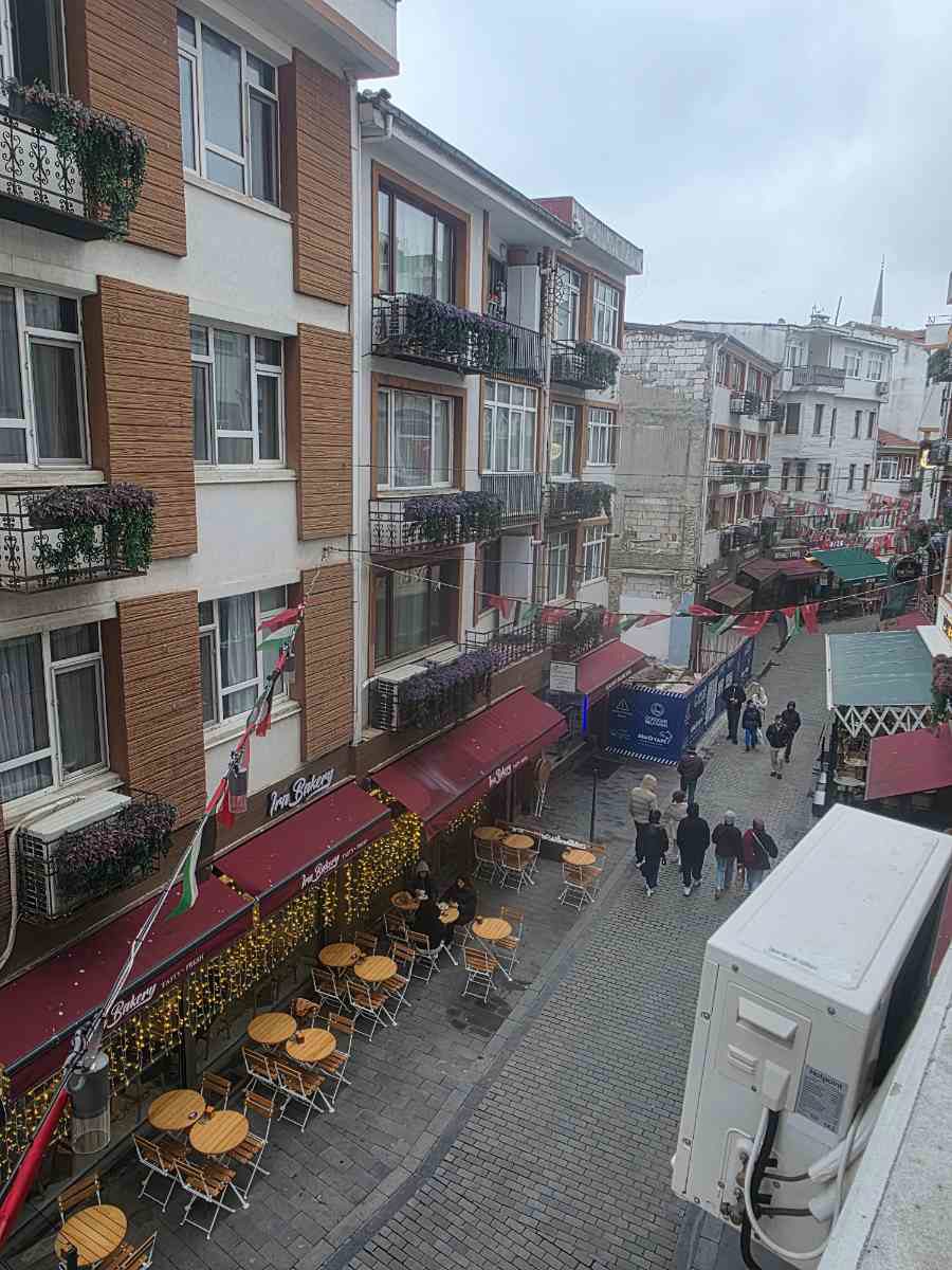 ÜSKÜDAR UNCULAR GASTRONOMI SOKAĞI SATILIK 2.5+1 DAIRE | MARMARAY METRO 3 DK