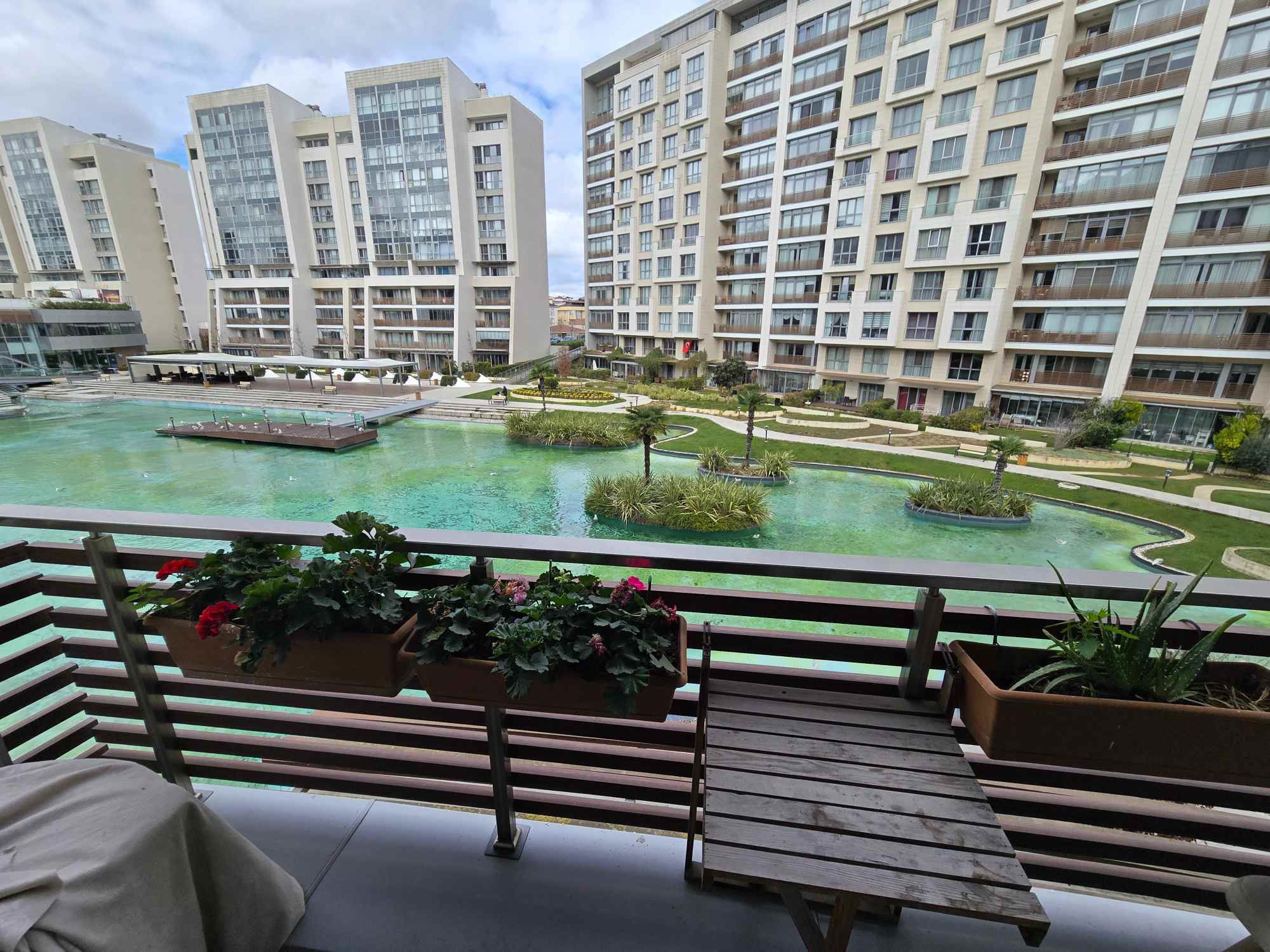 SİNPAŞ AQUA CITY 2010 GÖLET MANZARALI BALKONLU DAİRE