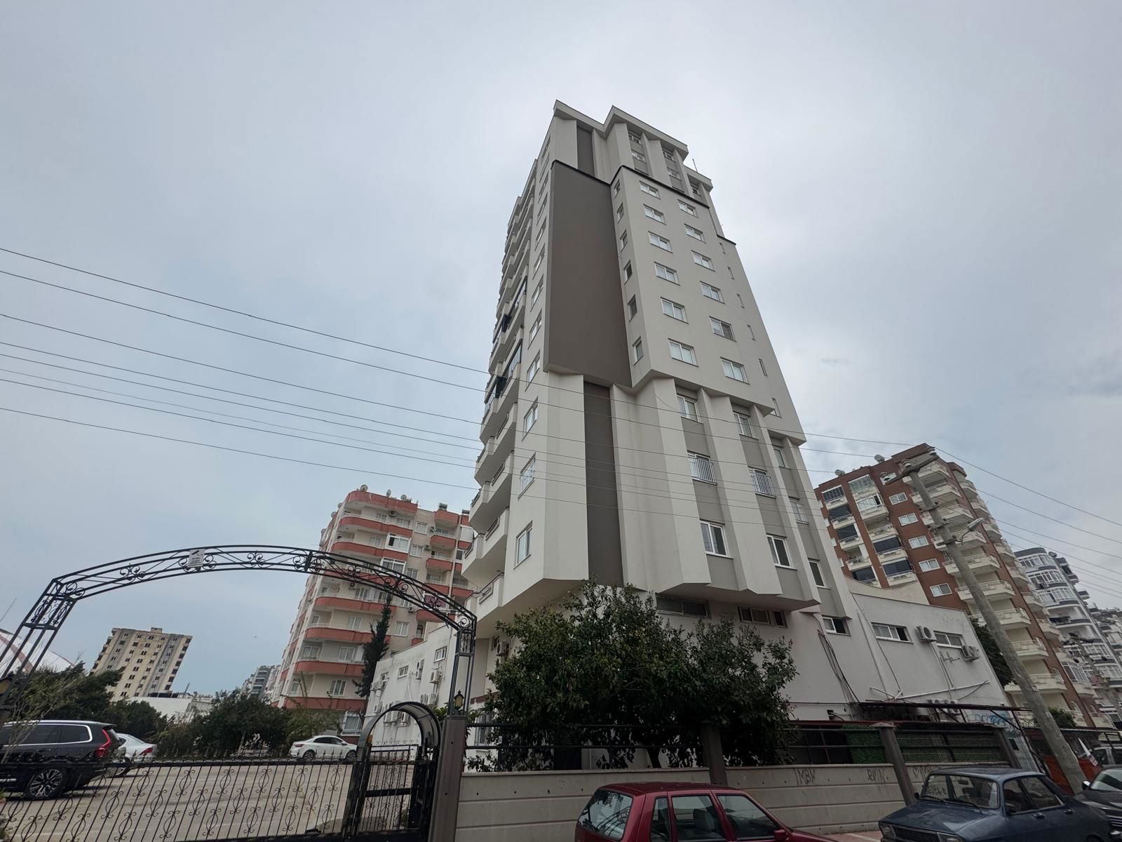 REMAX TOROS'TAN MEZİTLİ TOROS HASTANESİ ÜSTÜ SATILIK GENİŞ 3+1