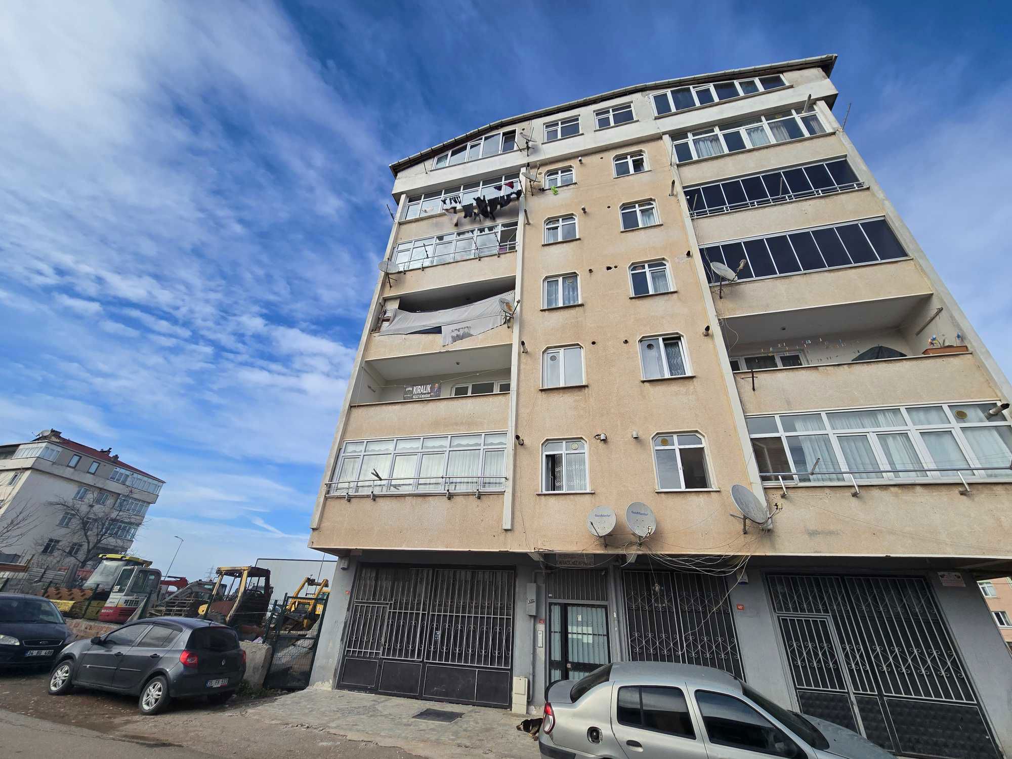 ATAŞEHİR FERHATPAŞA'DA BALKONLU GENİŞ VE FERAH 3+1 ARA KAT DAİRE