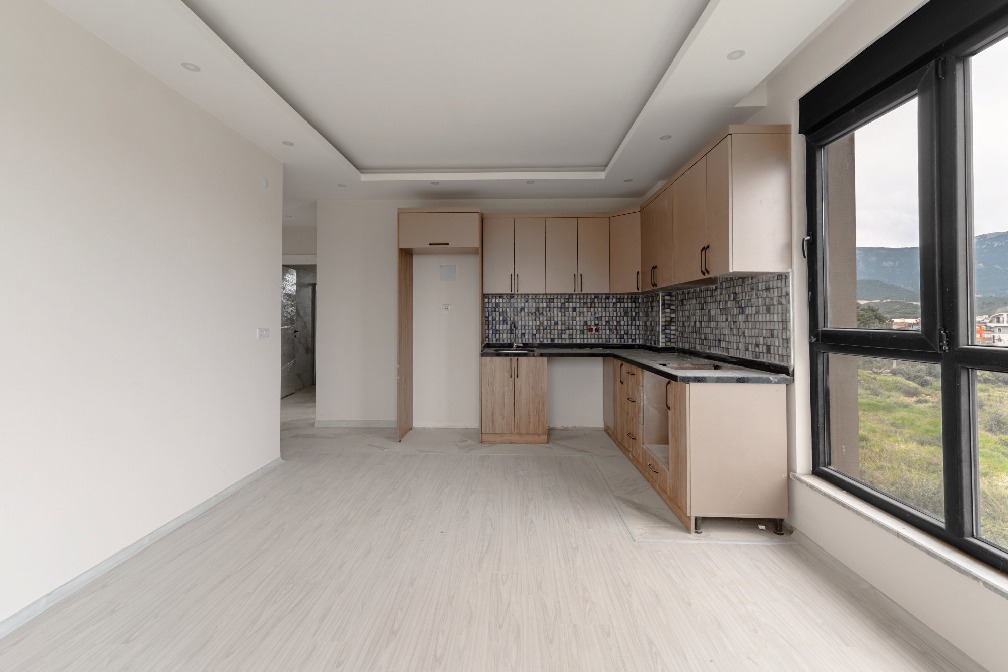 ALANYA OBADA TEK BLOKLU SITEDE FERAH 2+1 DAIRE