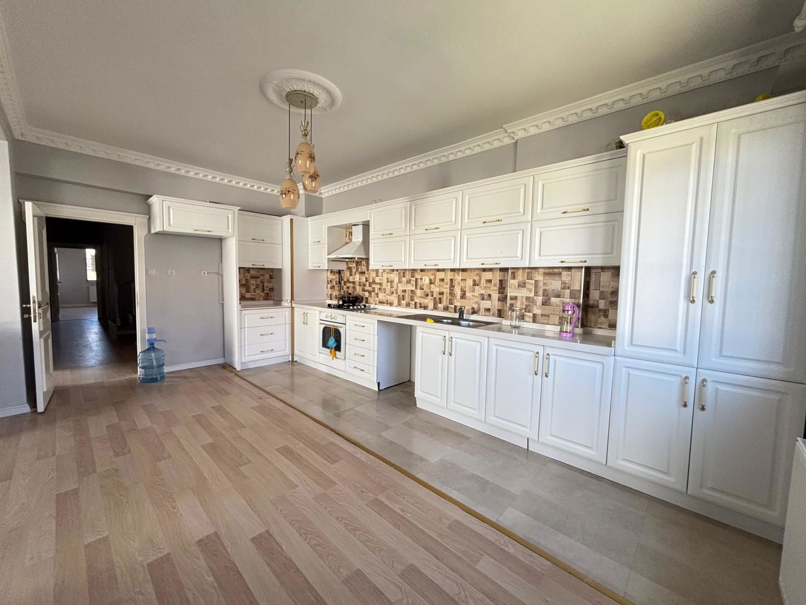 REMAX İLKE'DEN DADAŞKENT'TE 4.5+1 FULL YAPILI DUBLEKS DAİRE