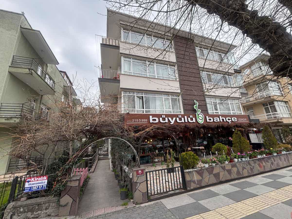BAHÇELIEVLER MAREŞAL FEVZI ÇAKMAK'TA TADILATI YENI YAPILMIŞ 3+1 FERAH KIRALIK DAIRE