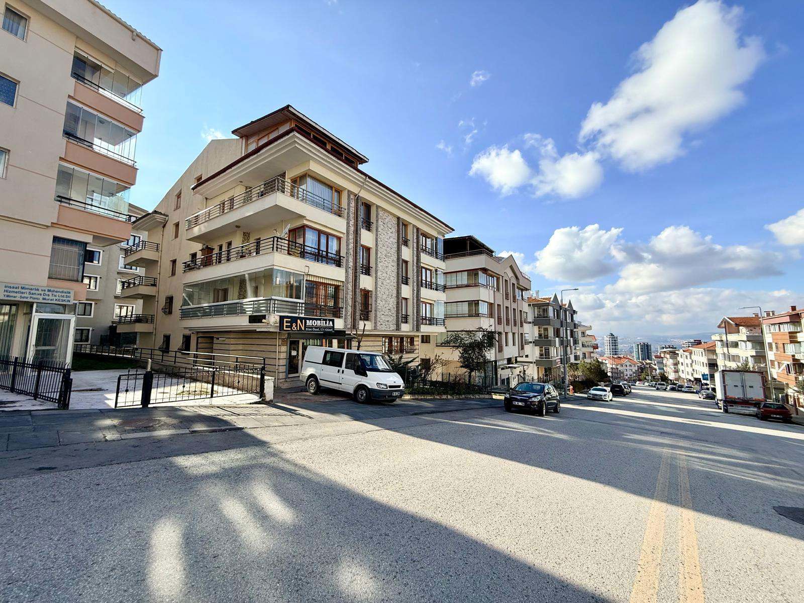 ÇANKAYA KIRKKONAKLAR MAH. 3.5+1 ARA KAT GENİŞ ASANSÖRLÜ SATILIK DAİRE