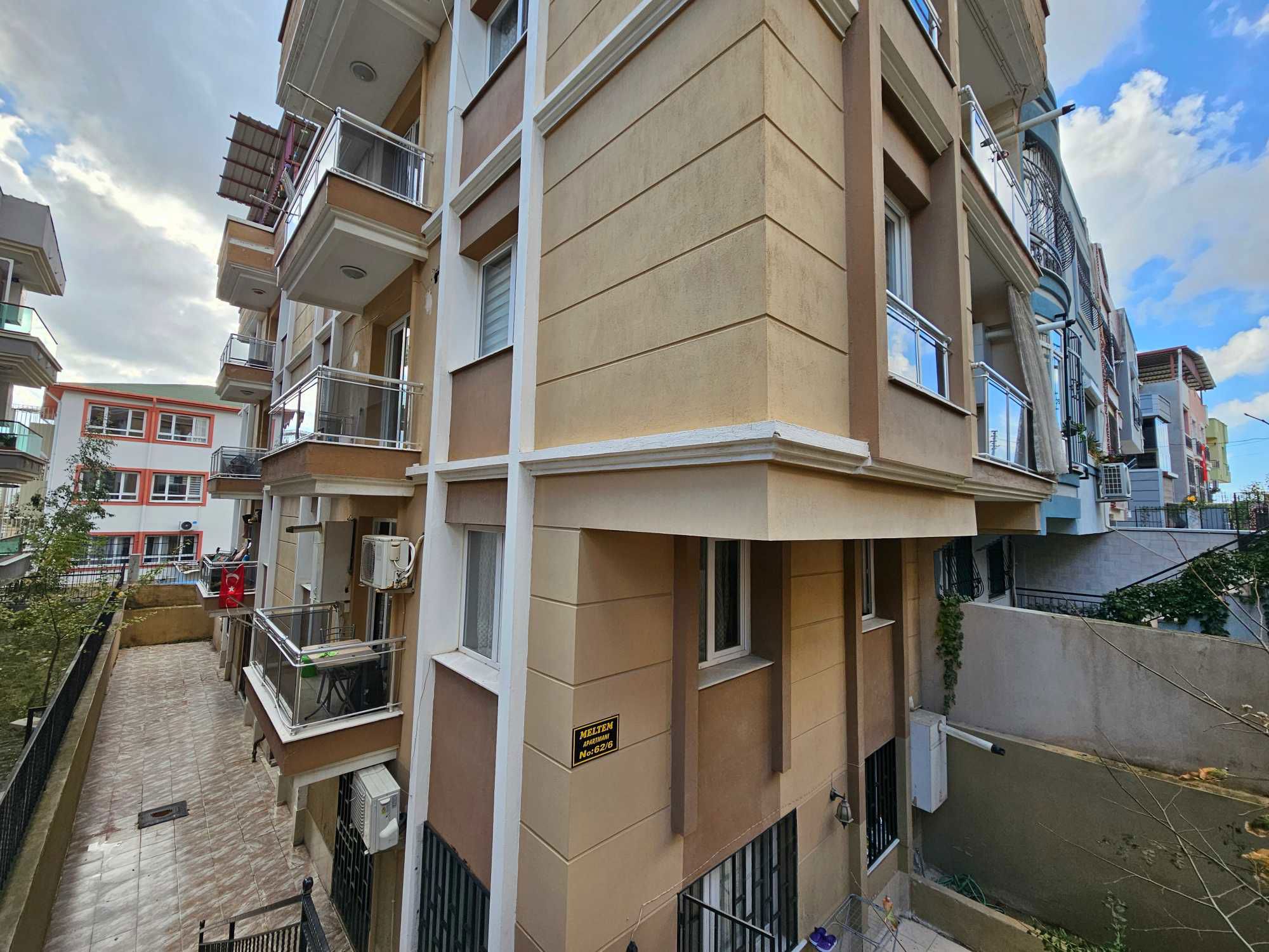BUCA ADATEPE’DE SATILIK 2+1 DAİRE ARAKAT VE DOĞALGAZLI
