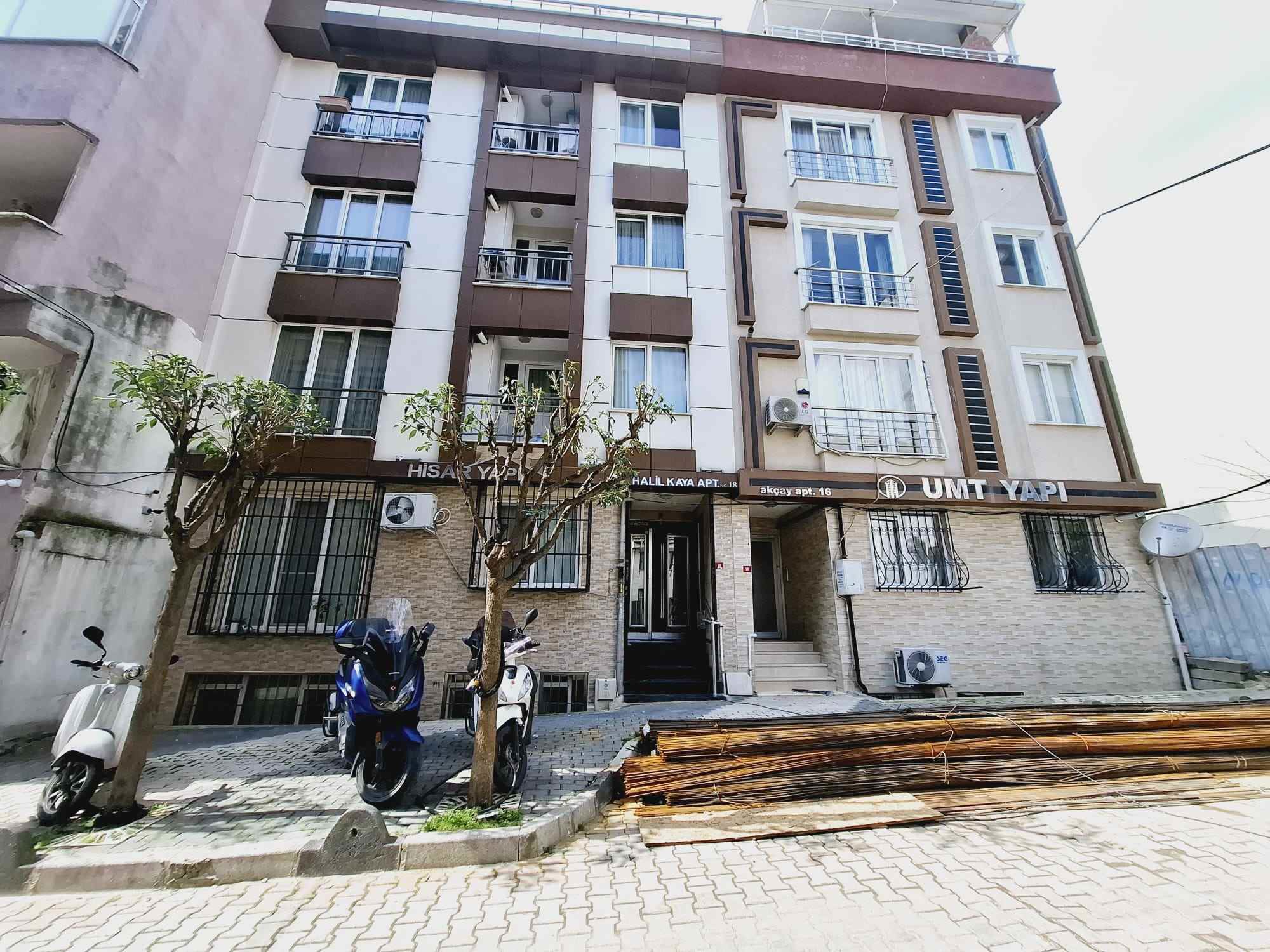 ŞİŞLİ FERİKÖY YAY MEYDANI CADDEYE  VE MİLLET BAHÇESİNE YAKIN YENİ BİNADA SATILIK 2+1 DAİRE