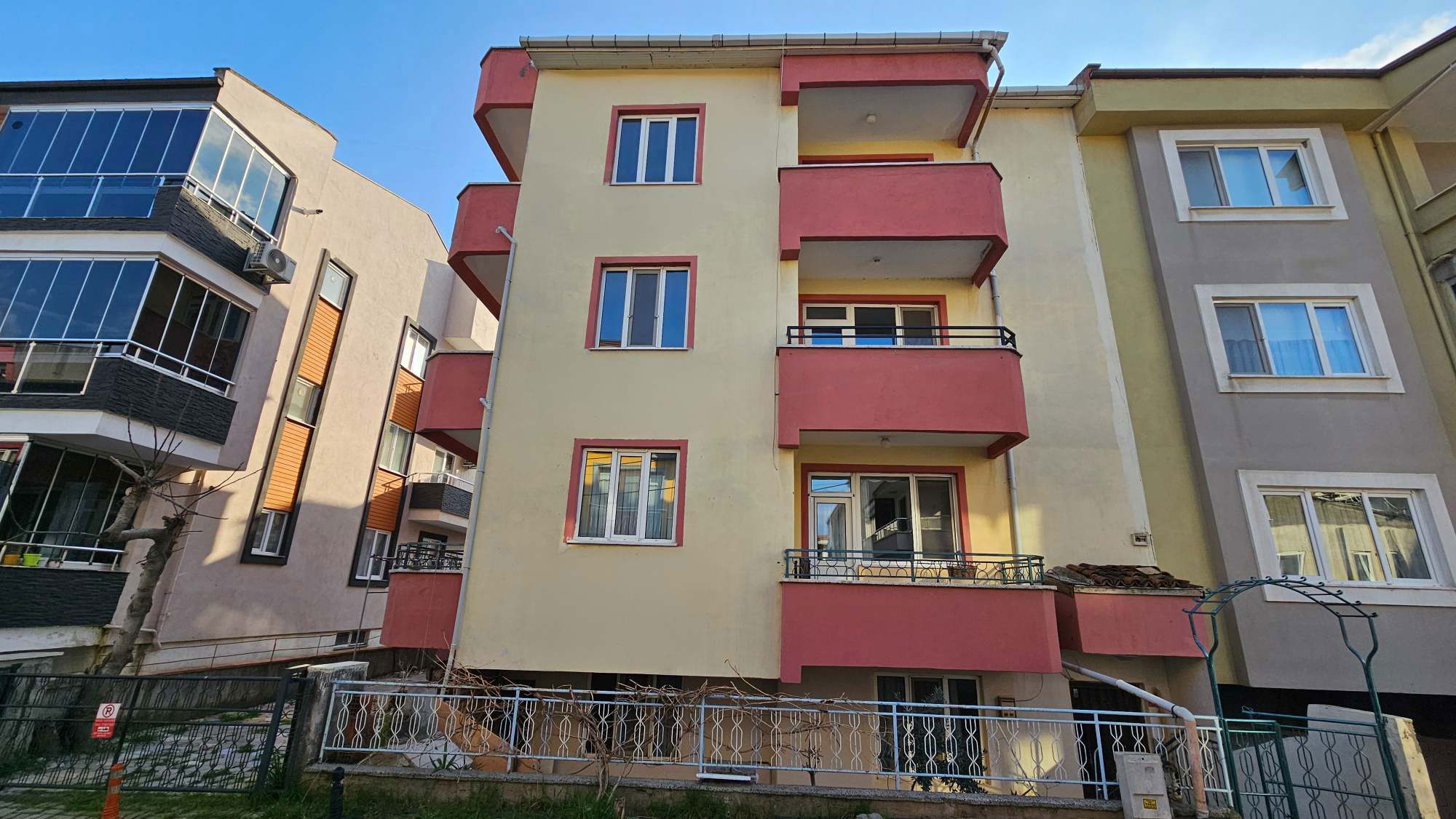 REMAX MİD'DEN PAŞA ALANI MAHALLESİNDE 3+1 KİRALIK DAİRE