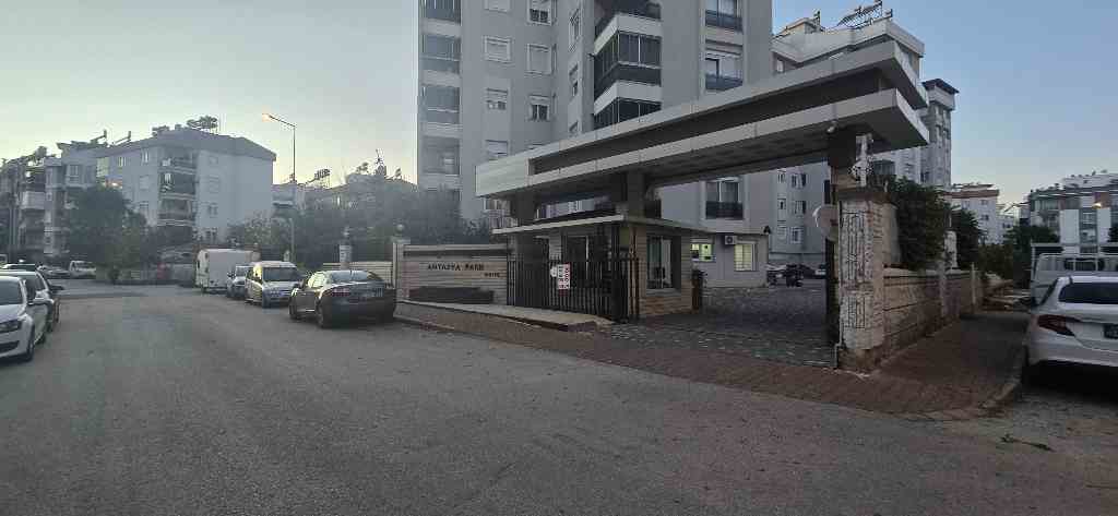 ANTALYA HAVUZLU SITE İÇİ 1+1 TRAMVAY  YAKINI 4.190.000 TL