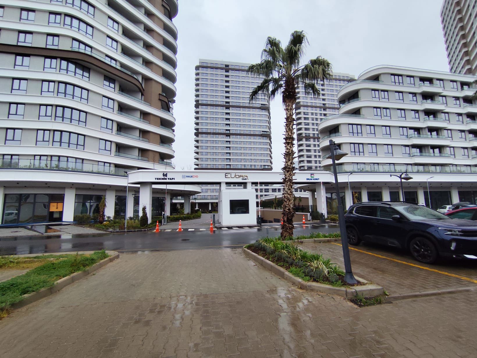 REMAX LEVEL'DAN EVORA'DA LİMAN MANZARALI KİRALIK 1+1 DAİRE