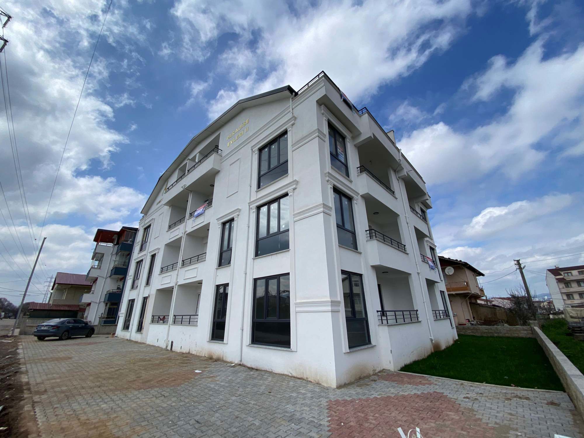 SIFIR 4+1 ASANSÖRLÜ GENIŞ FERAH ÇATI DUBLEKS KIRALIK DAIRE