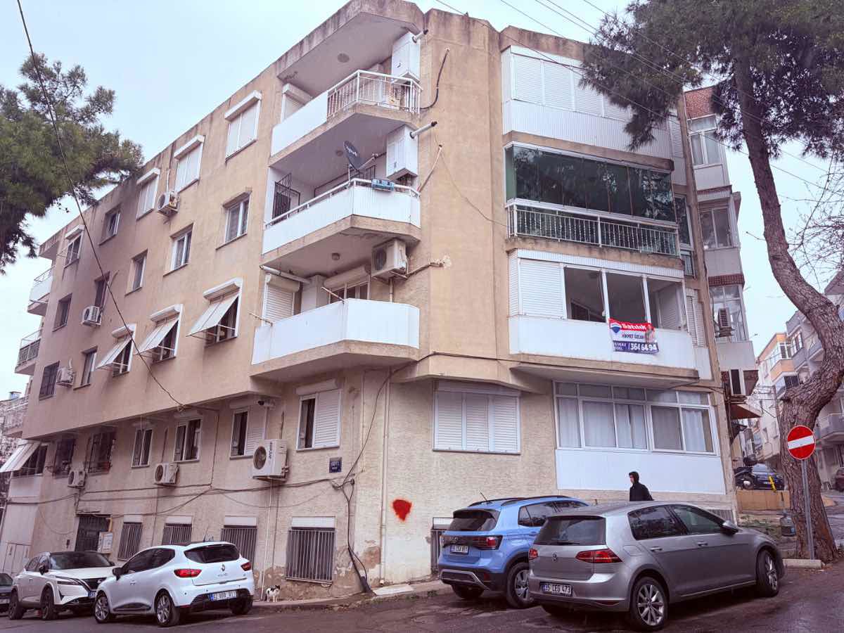 KARABAĞLAR METİN OKTAY MAH. GENİŞ VE BAKIMLI 3+1 SATILIK DAİRE