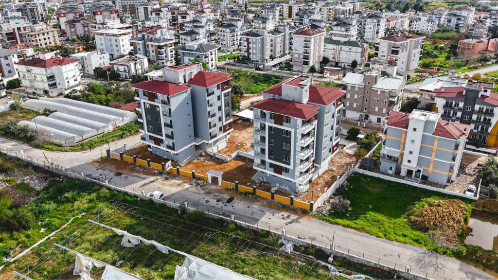 AKSU MACUN MAHALLESİ’NDE SİTE İÇİNDE SATILIK 2+1 DAİRE