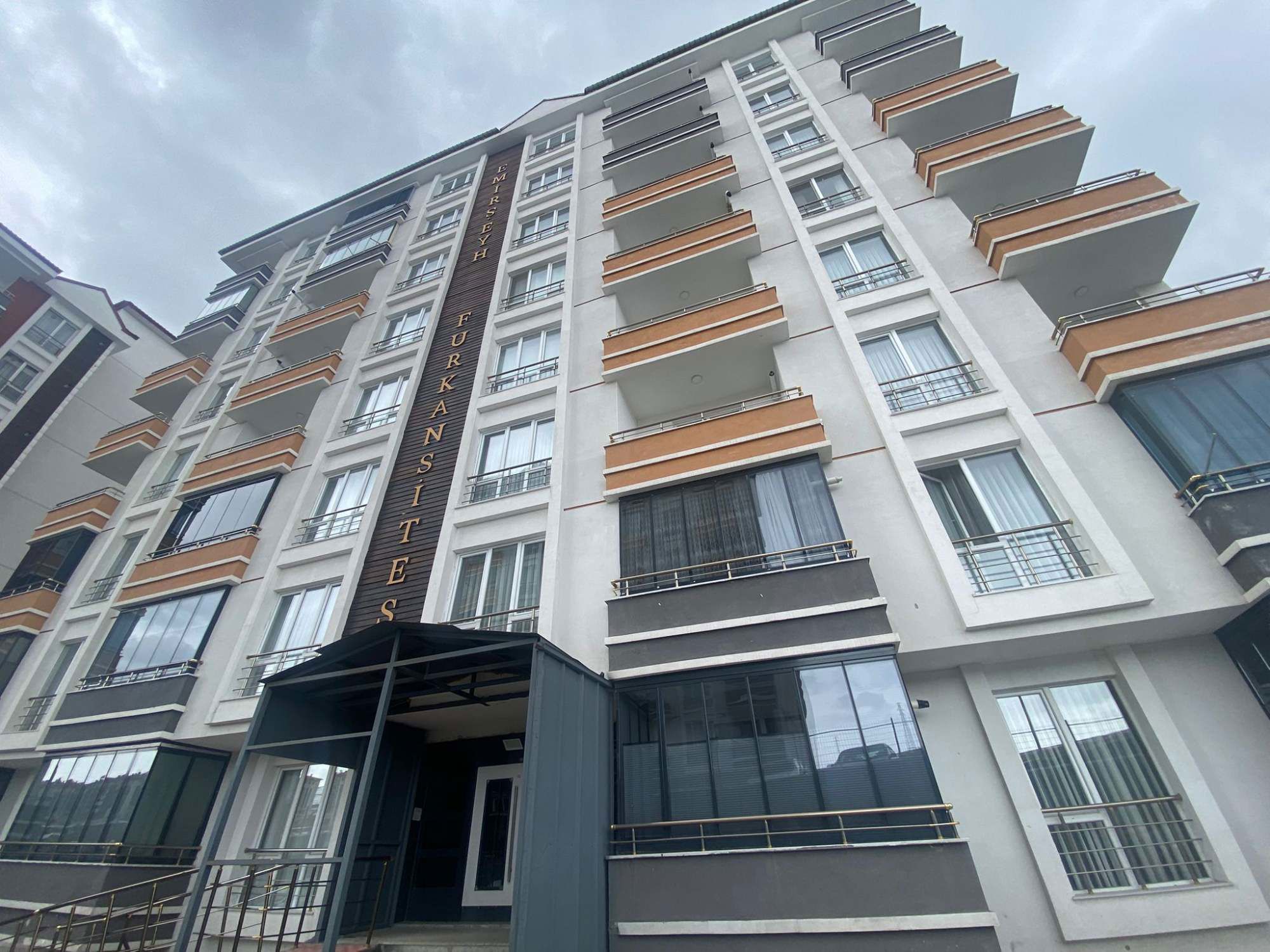 REMAX İLKE'DEN HİLALKENT'TE 3+1 SATILIK LÜKS DAİRE