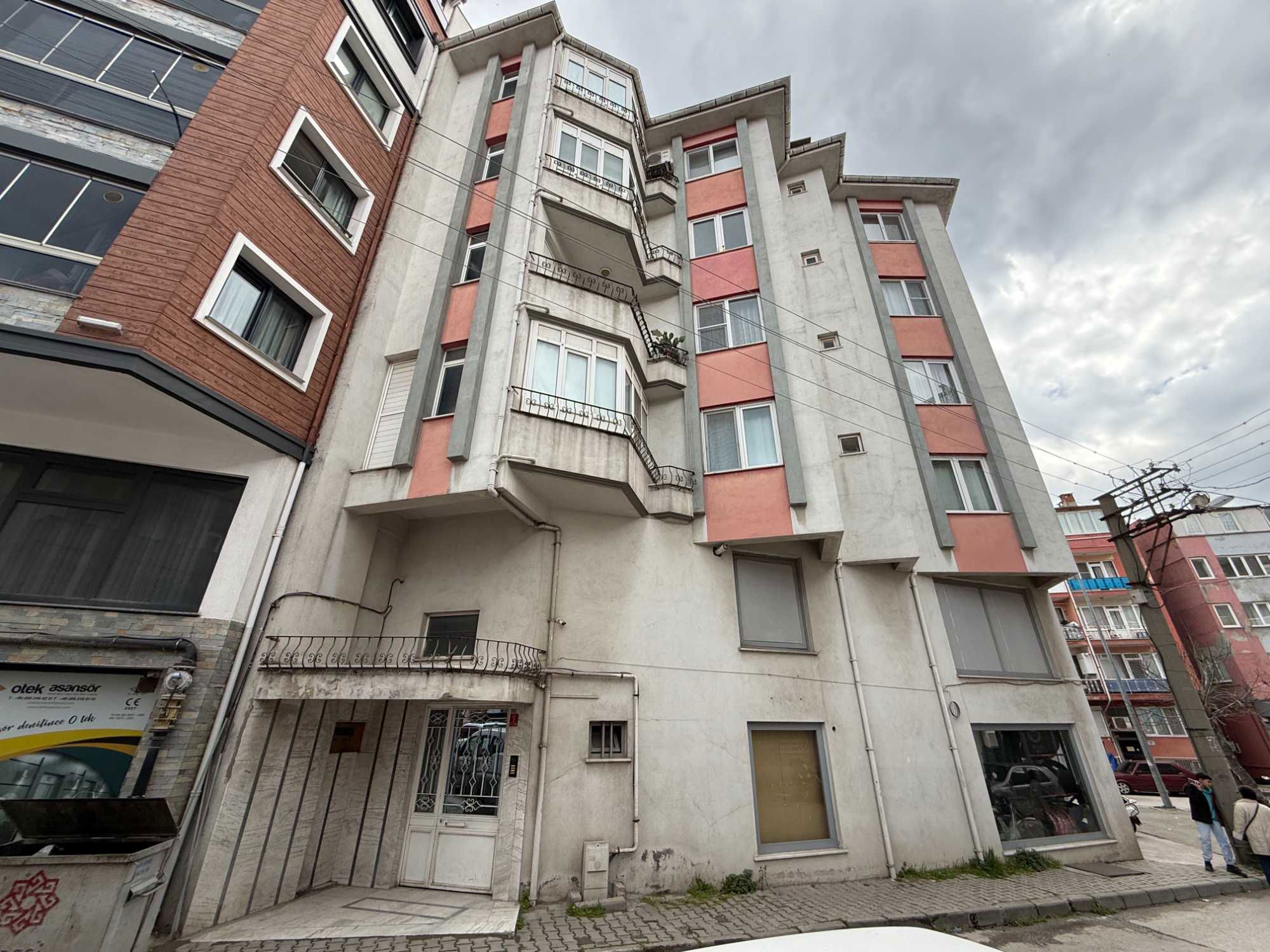 REMAX YAZ'DAN ATATÜRK  MAH. GENİŞ 3+1 SATILIK DAİRE