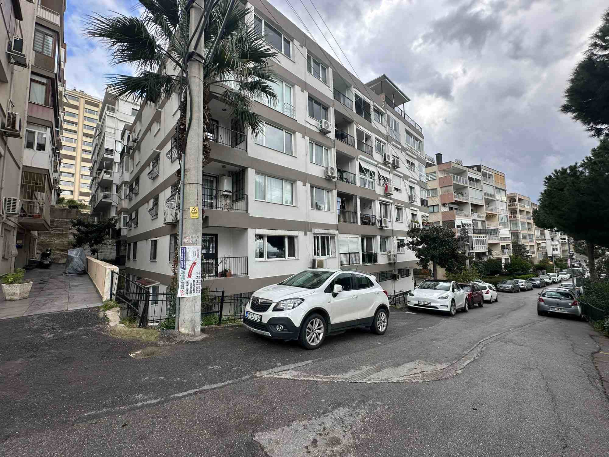 GÖZTEPE’DE DENİZ MANZARALI, MERKEZİ KONUMDA SATILIK DAİRE